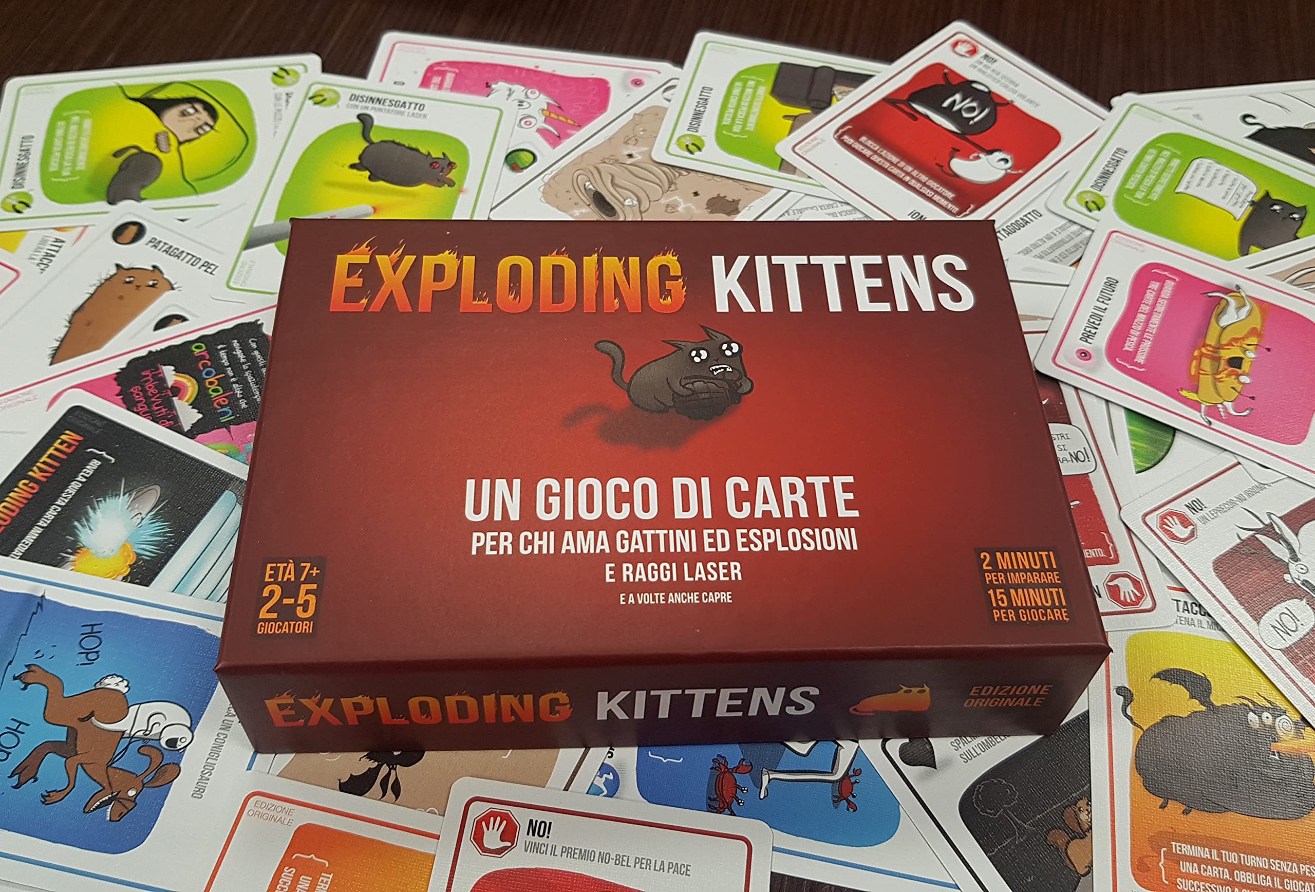 Exploding Kittens Asmodee Gioco da Tavolo Rapido Divertente per Famiglie 2-5 Giocatori 7+ Anni Ed. Italiano