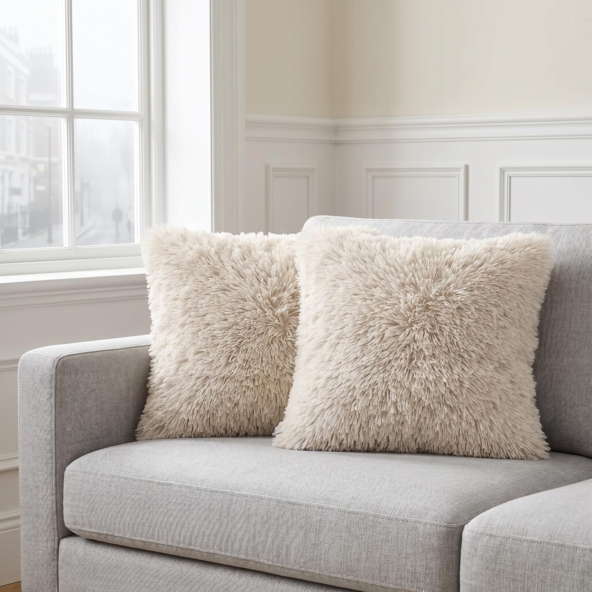 2-Pack Beige Cushion Covers 45x45cm, Cream Faux Fur Fluffy Pillow Covers, Wrinkle Resistant & Anti-Shedding Decorative Plush faux fur Cushion Covers for Sofa Bedroom Living Room (Beige)