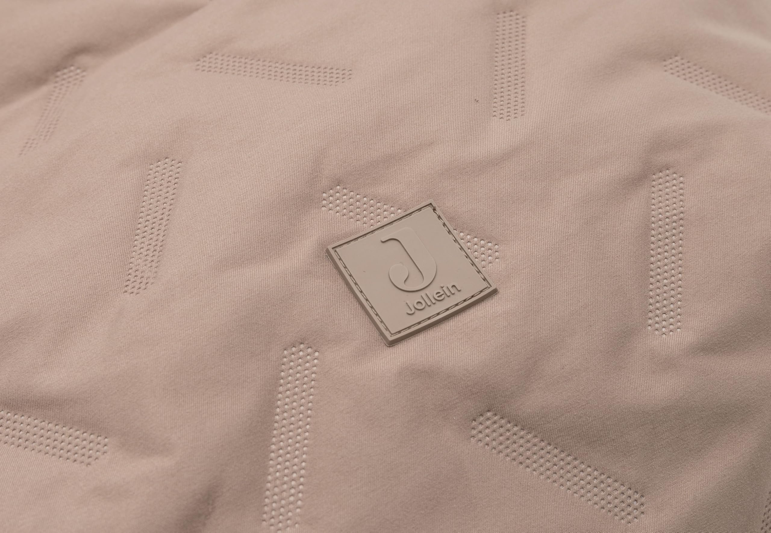 Jollein Nid d’Ange - Embossed - Milky Coffee - Pour Poussette ou Landau - Doublure Polaire Douce - Ouverture Complète - Lavable à 30 °C