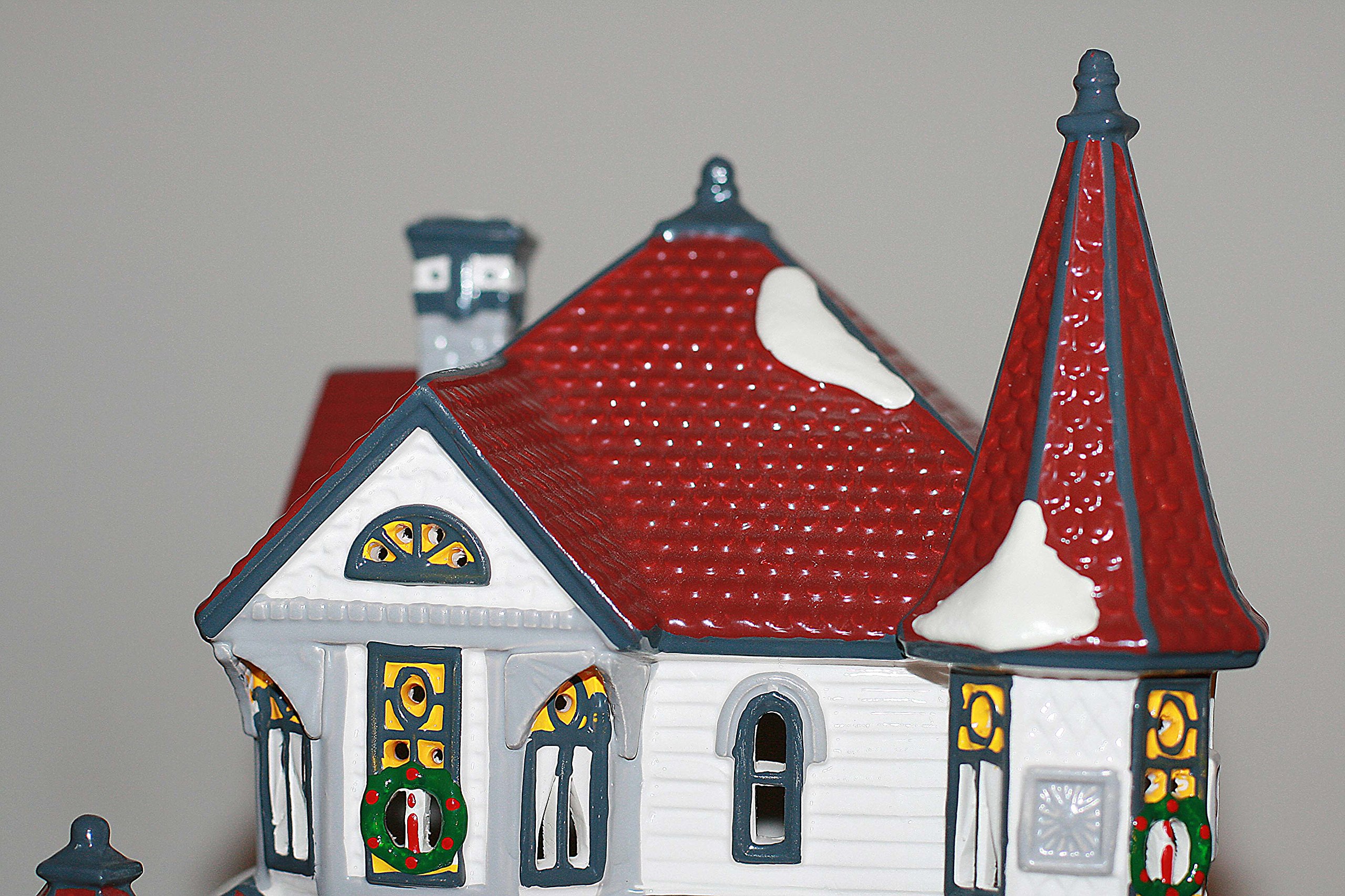 Amazon.com: Dept 56 The Original Snow Village Queen Anne Victorian