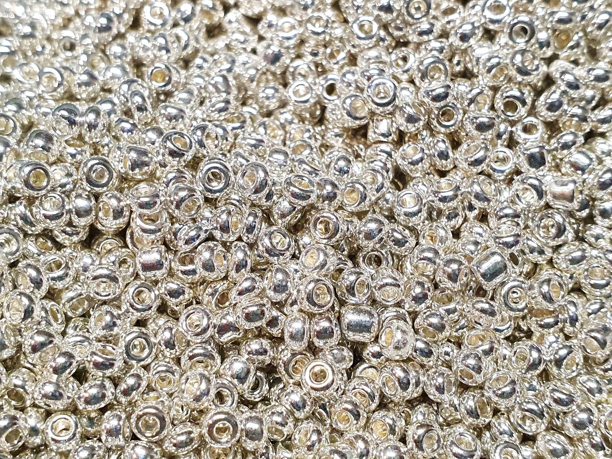 Perlin Glass Seed Beads 3mm 8/0 Round Mini Small Pony Beads 3300pcs for Making Earrings Bracelets Pendants Waist Jewelry DIY Handmade Metallic Color Kit (Silver)