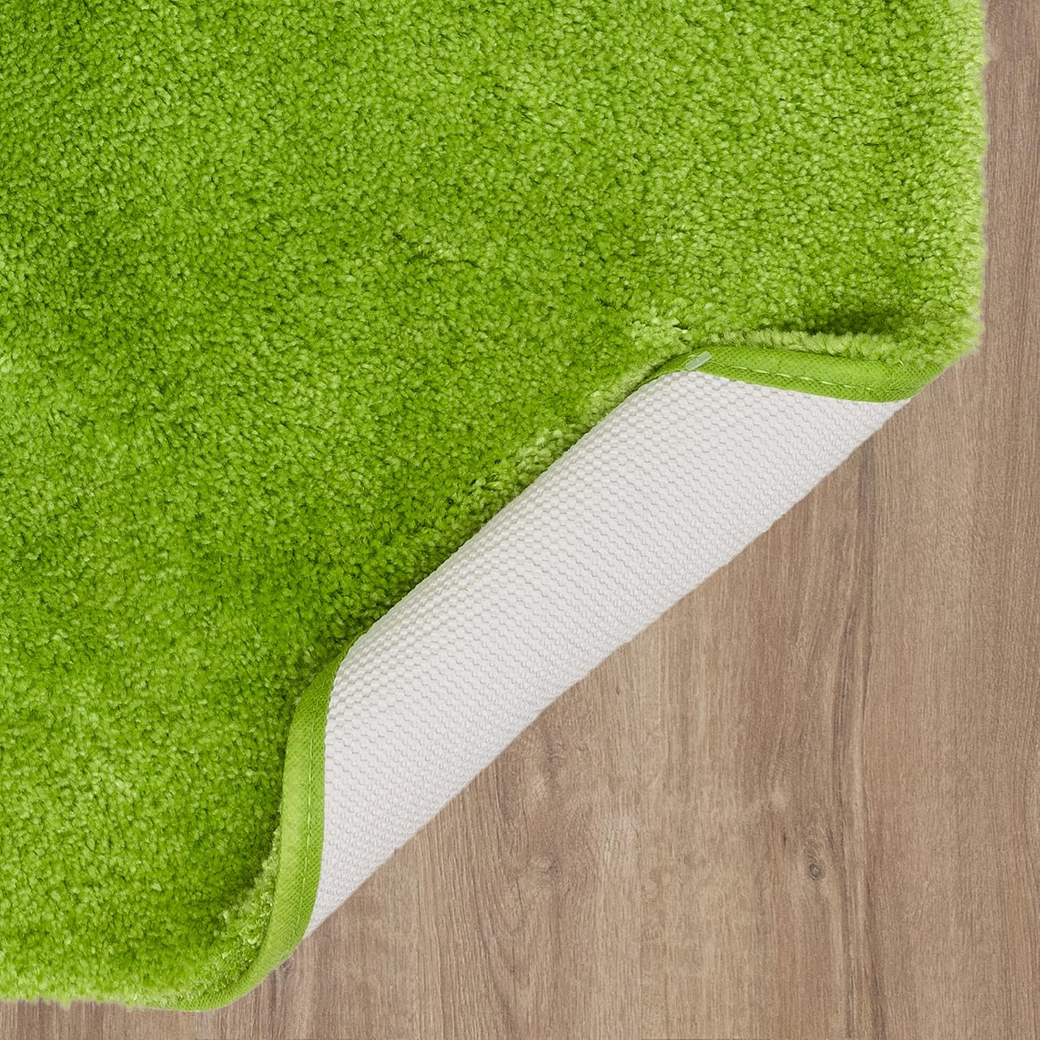Mohawk Home Machine Washable Royal Bath Mat, Apple Green (1' 5" x 2')