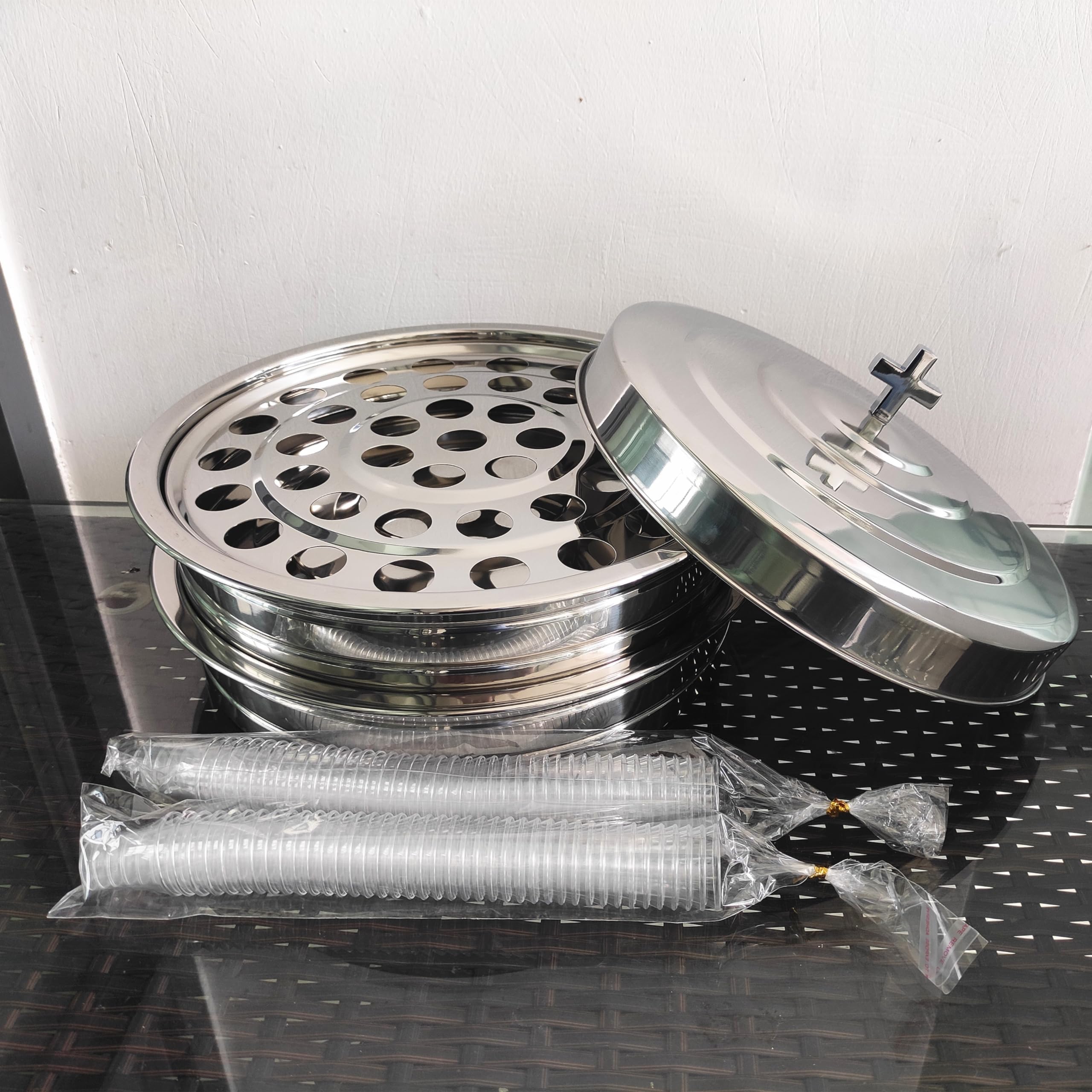 Bandeja de acero inoxidable pulido para 2 tazas de comunión con 1 cubierta para servicio de iglesia, juego de 2 bandejas apilables para servir comunión para tazas de comunión, bandejas de comunión de