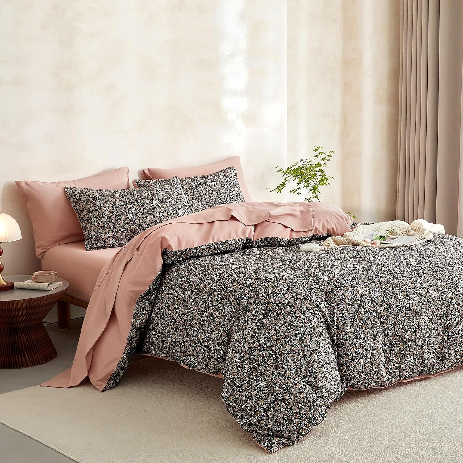 Wake In Cloud - Floral Comforter Set with Sheets, Cute Vintage Flower Cottagecore Aesthetic for Women Teen Girls, 5 Pieces Bed in a Bag, Black, Twin Size - Image 2