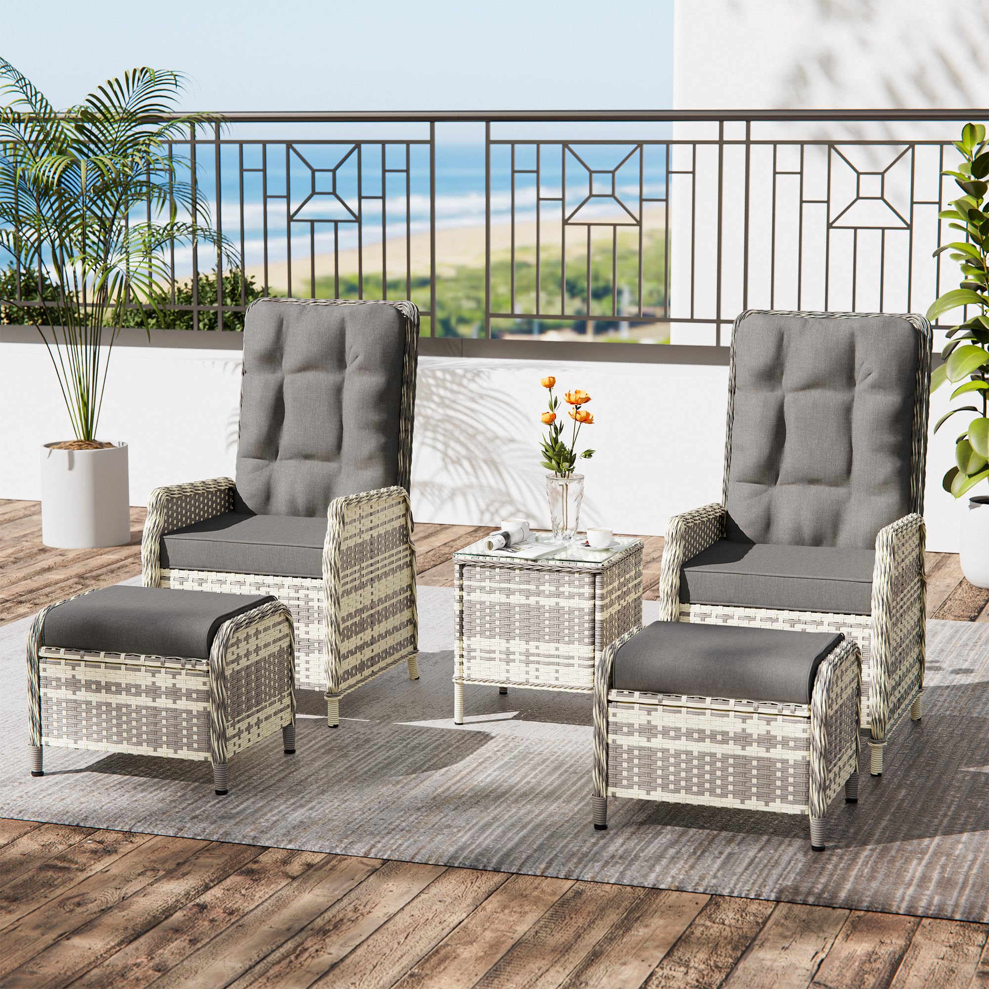 ALAULM 5-teiliges Rattan Gartenmöbel Set mit 2 verstellbaren Relaxsofas, 2 Hockern & 1 Couchtisch, wetterfestes Polstergarnitur für Terrasse, Balkon, Garten (Grau)