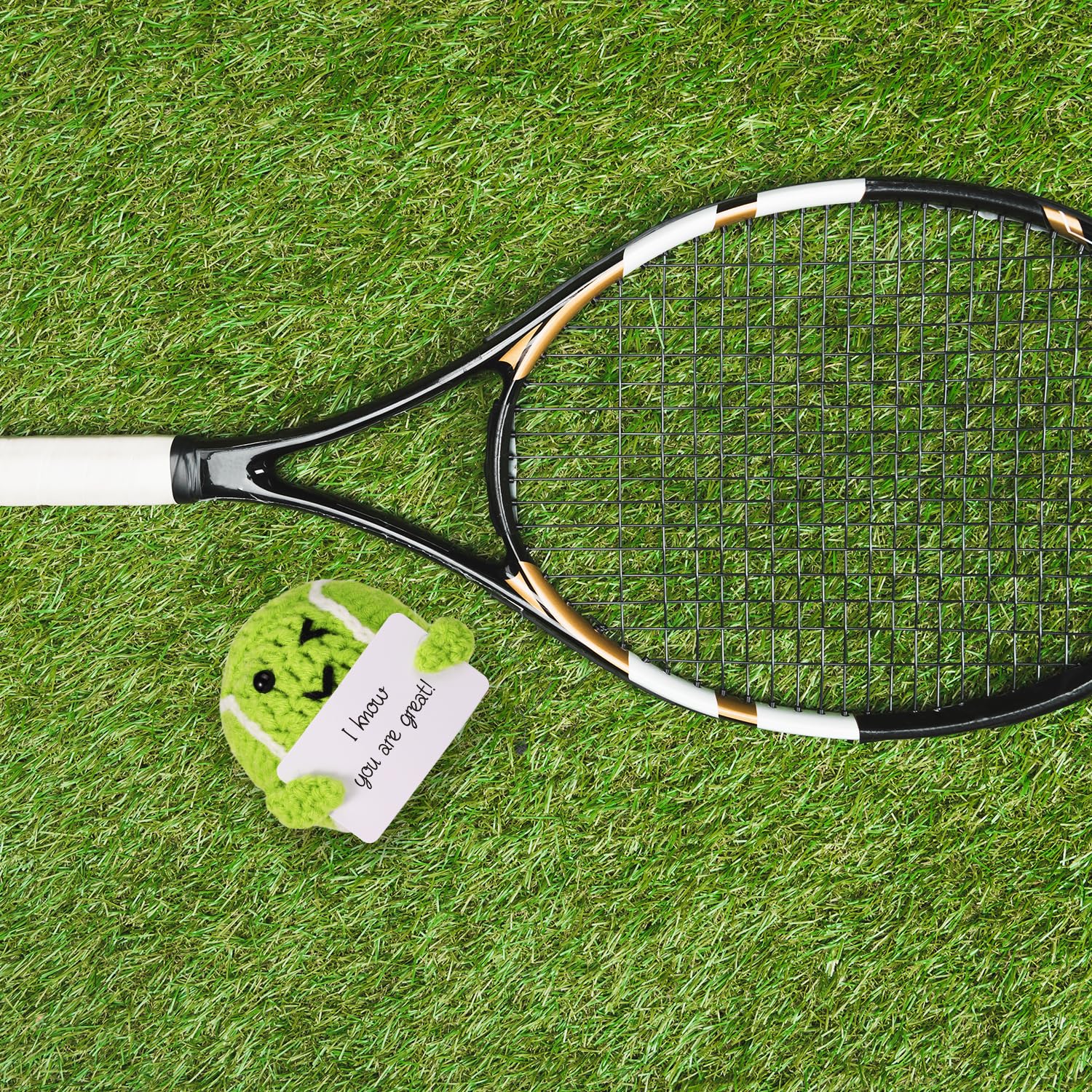 Zabawny Pozytywny Tenis, Mini Szydelkowa Zabawka Tenisowa Lalka z Karta Zachety Wsparcie Emocjonalne Szydelkowane Prezenty Sportowe Prezenty na Przyjecia Tenisowe dla Milosnika Sportu