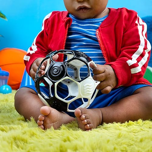 Miniatura 2 de Bright Starts Oball Grippin' Goals Rattle - Balón de fútbol  negro y blanco, juguete de fácil agarre para recién nacidos y más