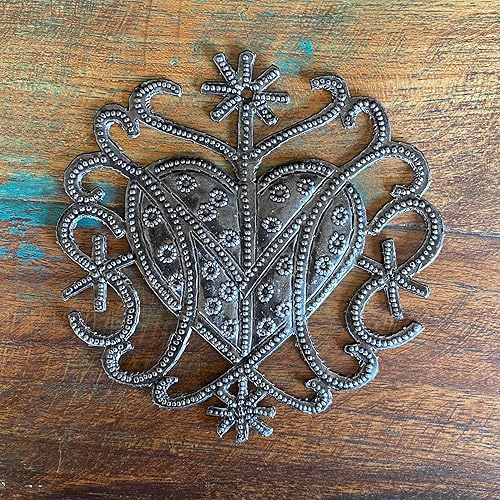 Miniatura 2 de Adorno de corazón hecho a mano de Freda Veve de 4 pulgadas, arte de metal haitiano, diseño de Veve haitiano, ornamento cultural único, arte popular