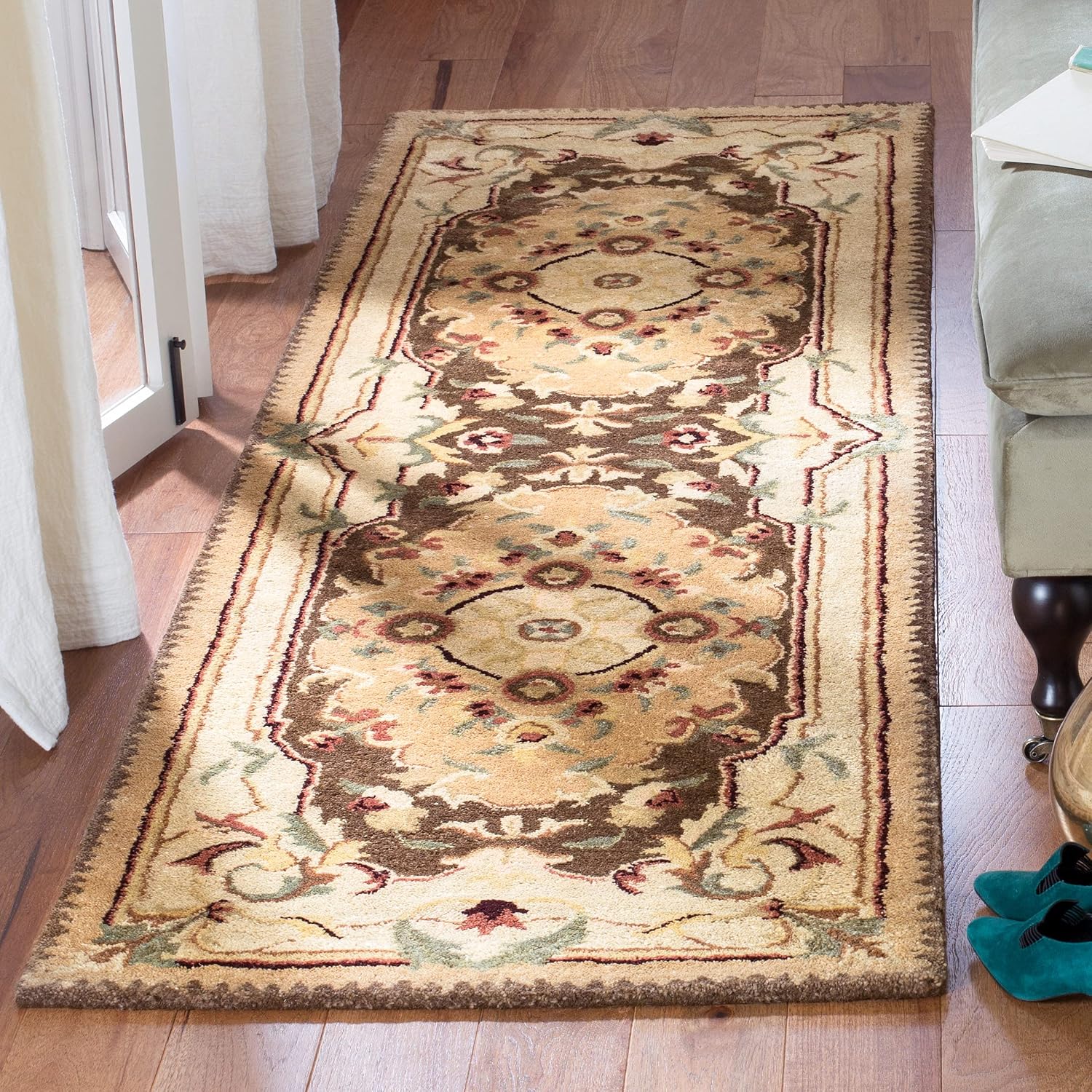 SAFAVIEH Empire Collection Runner Rug - 2'6" x 8', Brown & Beige, Handmade Traditional European Wool, Ideal for High Traffic Areas in Living Room, Bedroom (EM823B)