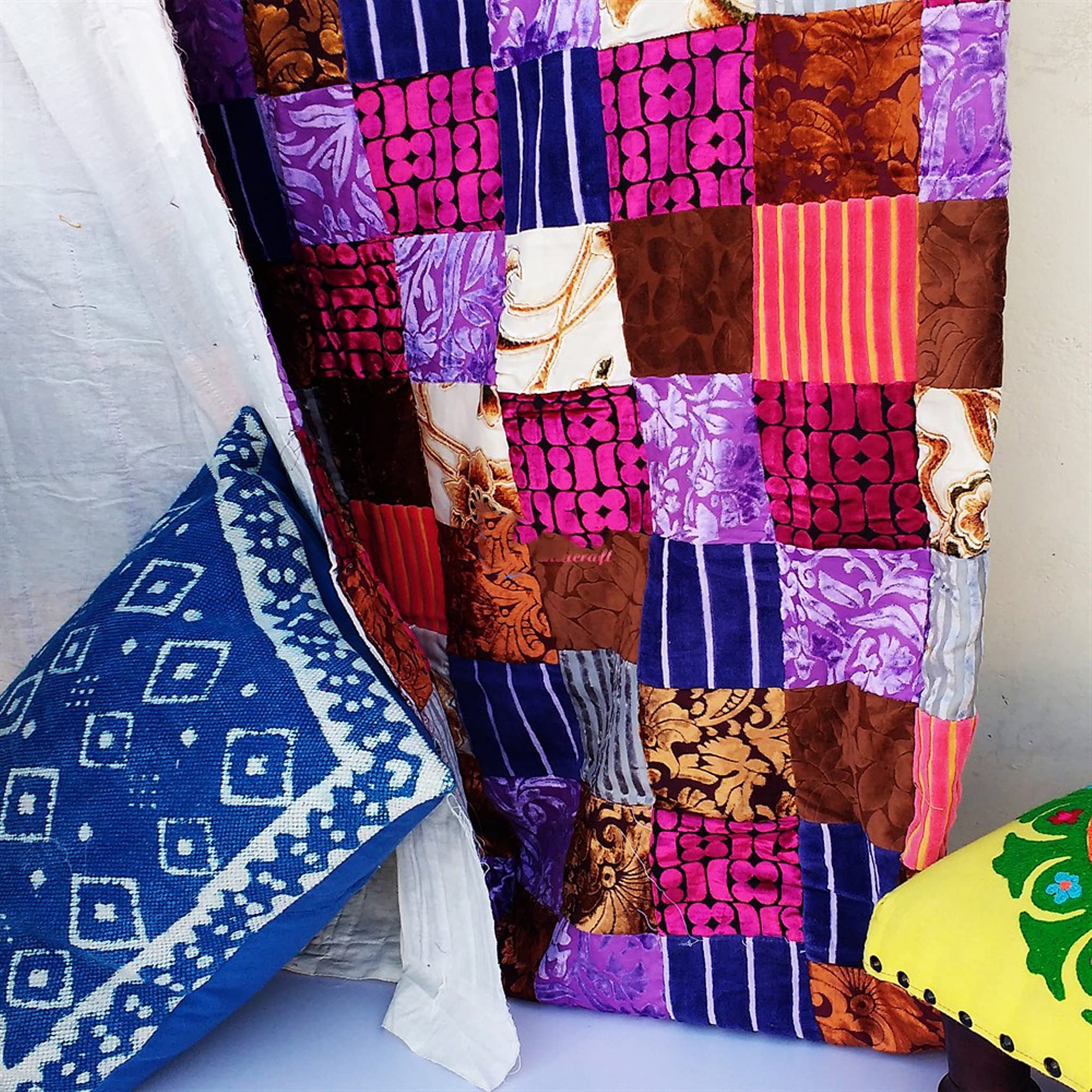Couvre-lit Kantha en soie colorée de 228 x 274 cm pour sublimer votre lit