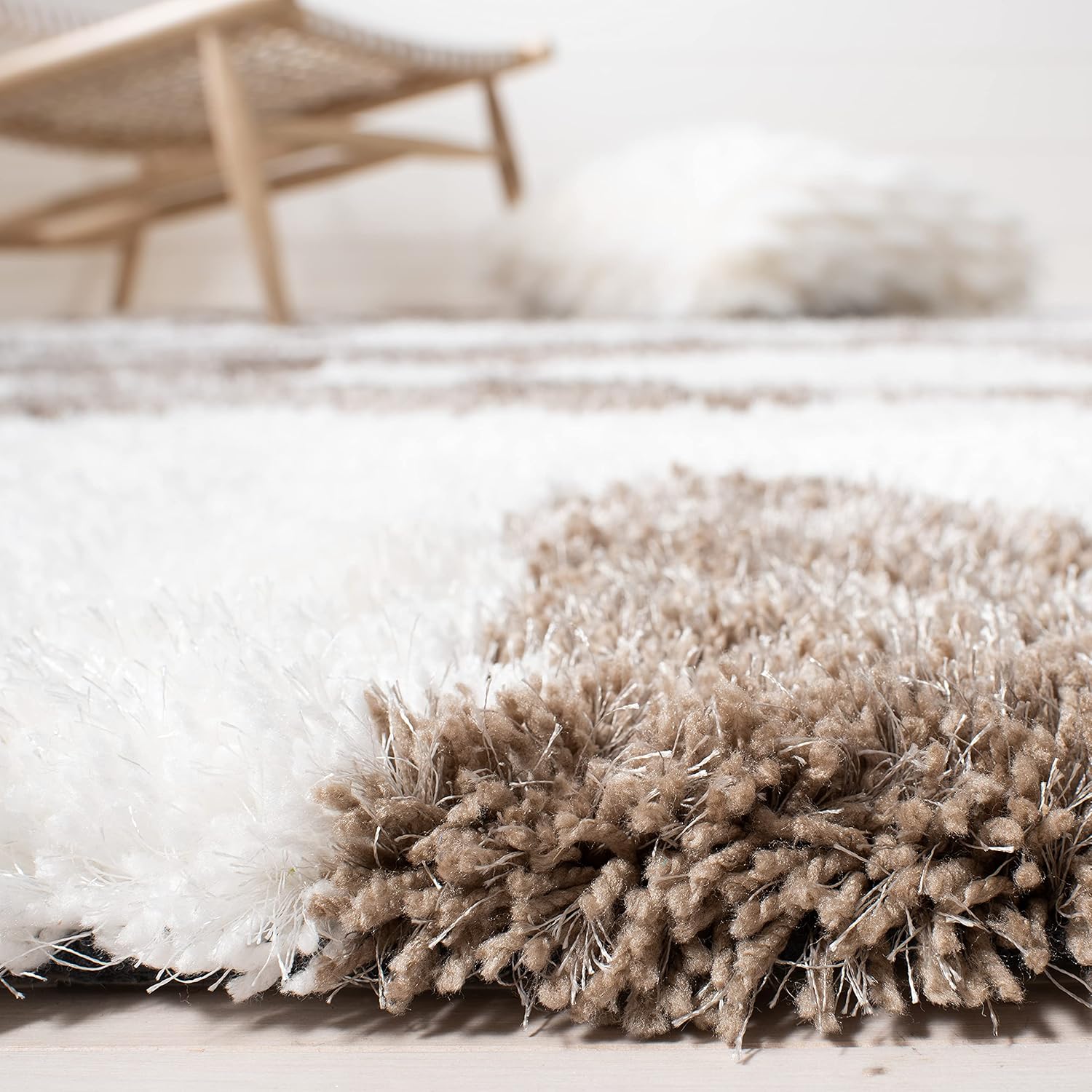 SAFAVIEH Barcelona Shag Collection 2'3" x 7' Ivory / Silver BSG321A Handmade Abstract 1.75-inch Thick Runner Rug