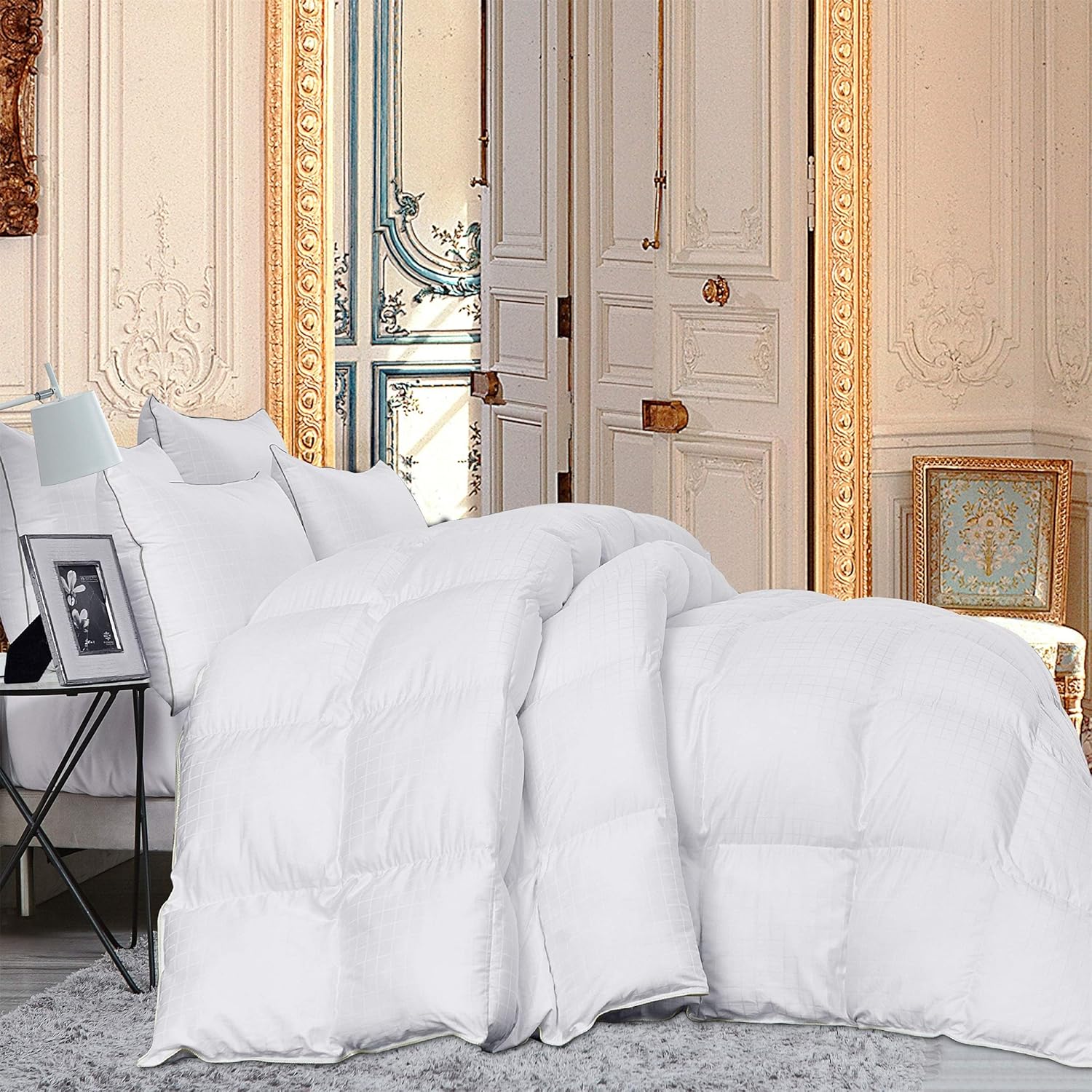 Luxurious All-Season King/California King Goose Down Comforter Duvet Insert, Exquisite Dobby Checkered Design, 300 Thread Count 100% Egyptian Cotton, 65 oz Fill Weight, Baffle Box, White