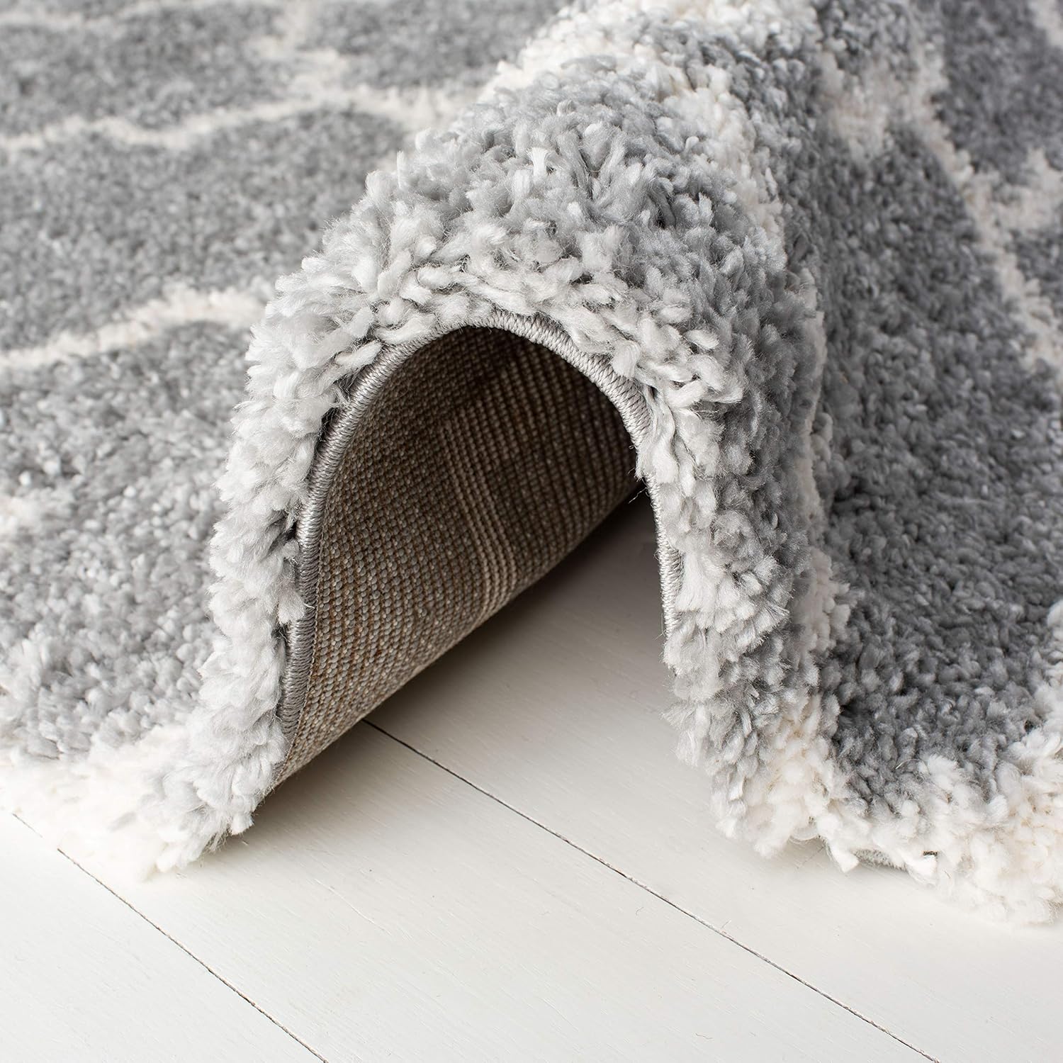 SAFAVIEH Fontana Shag Collection Area Rug - 9' x 12', Grey & Cream, Moroccan Trellis Design, Non-Shedding & Easy Care, 2-inch Thick Ideal for High Traffic Areas in Living Room, Bedroom (FNT818G)