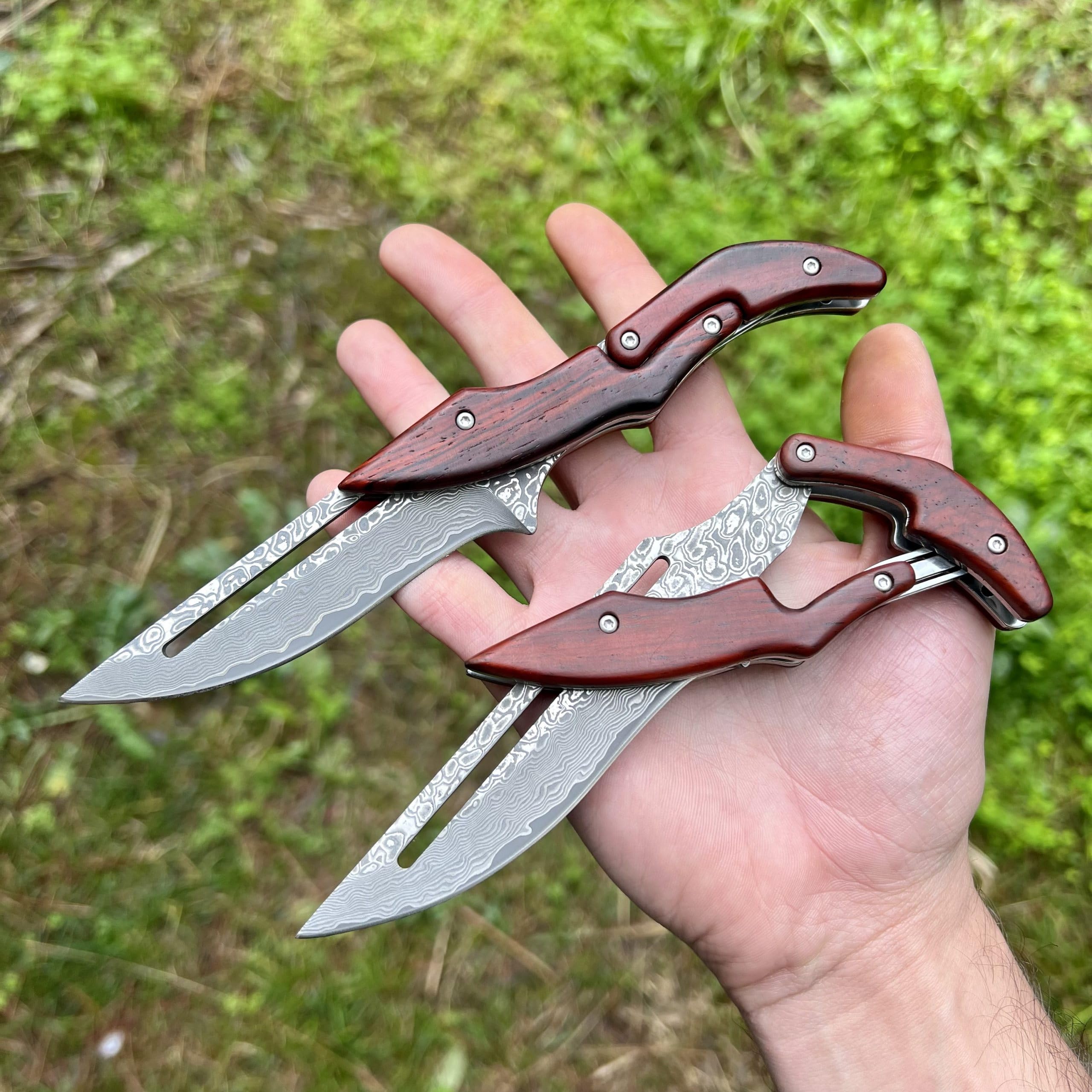 Cuchillo Plegable de Bolsillo Damasco Fricción Acero 67 Capas VG10 Damascado Japonés Hoja Afilada Mango de Madera Colección Regalo para Hombre Día del Padre Bushcraft Personalizado EDC Artesa