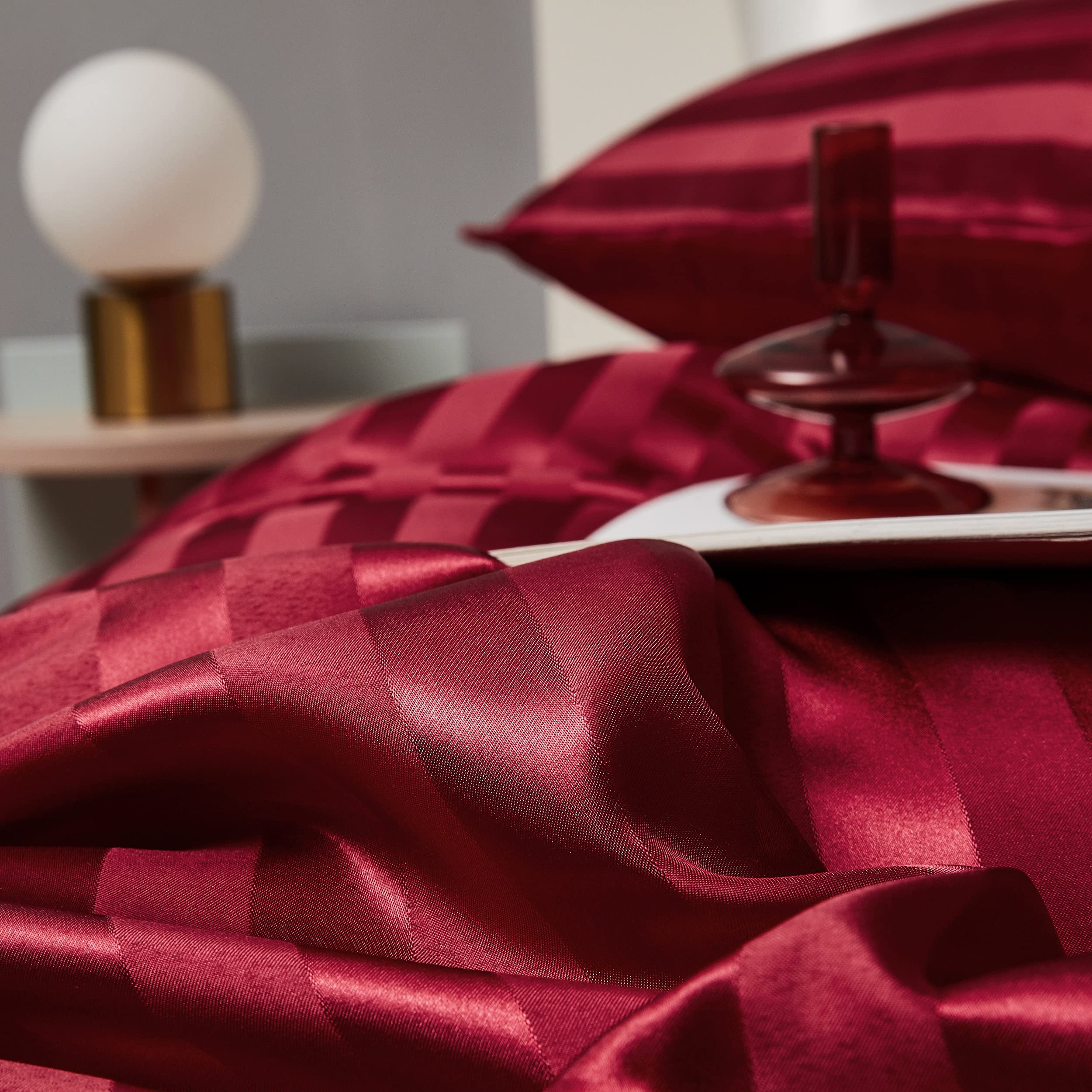 Damier Ropa de cama de 200 x 200 cm, satén rojo a rayas, juego de 3 piezas liso brillante de lujo de alta calidad, funda nórdica con cremallera oculta y 2 fundas de almohada de 80 x 80 cm
