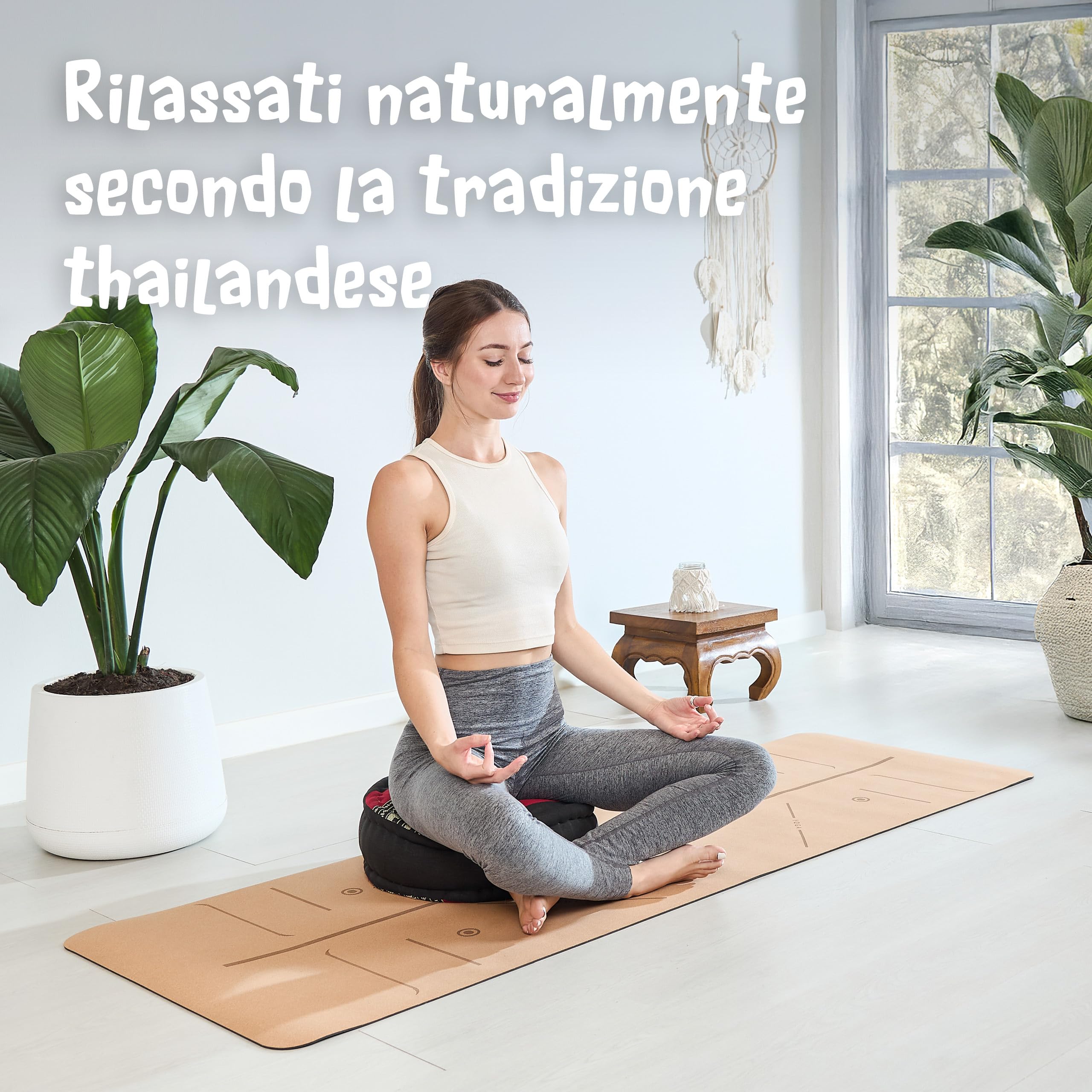 livasia Cuscino da Meditazione Ø 38x15cm - Cuscino per Yoga kapok, Pouf, Cuscino per Pavimento Yoga Meditazione Zen, Cuscino zafu Giardino Balcone, Cuscino per sedersi Fatto a Mano (Nero/Elefanti)