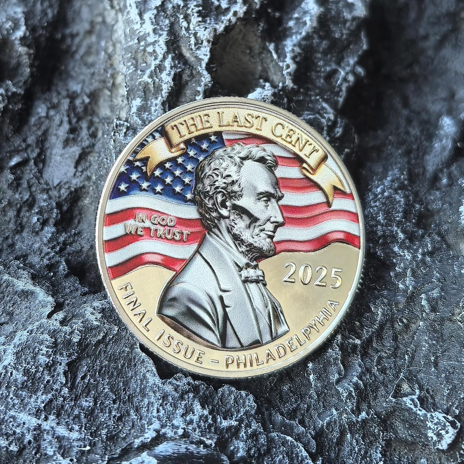 Lincoln Penny Retirement Challenge Coin – Final Cent Tribute with Eagle & Flag Design, 2025 Metal Token in Protective Case