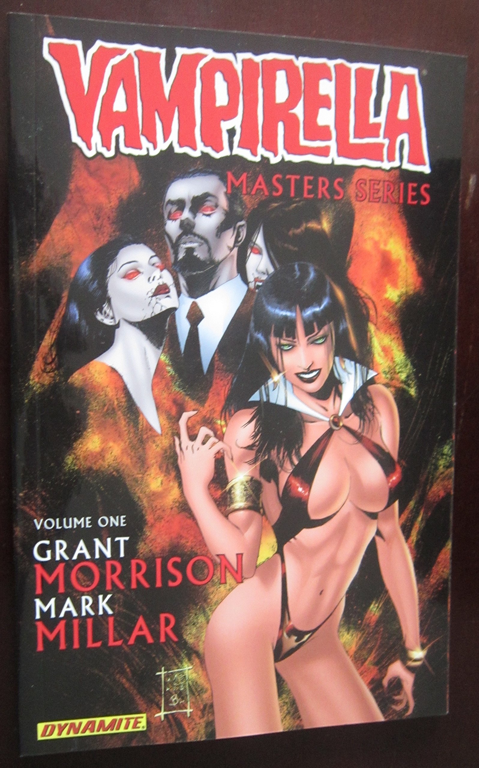 Vampirella Masters Series Volume 1 (VAMPIRELLA MASTERS SERIES TP)
