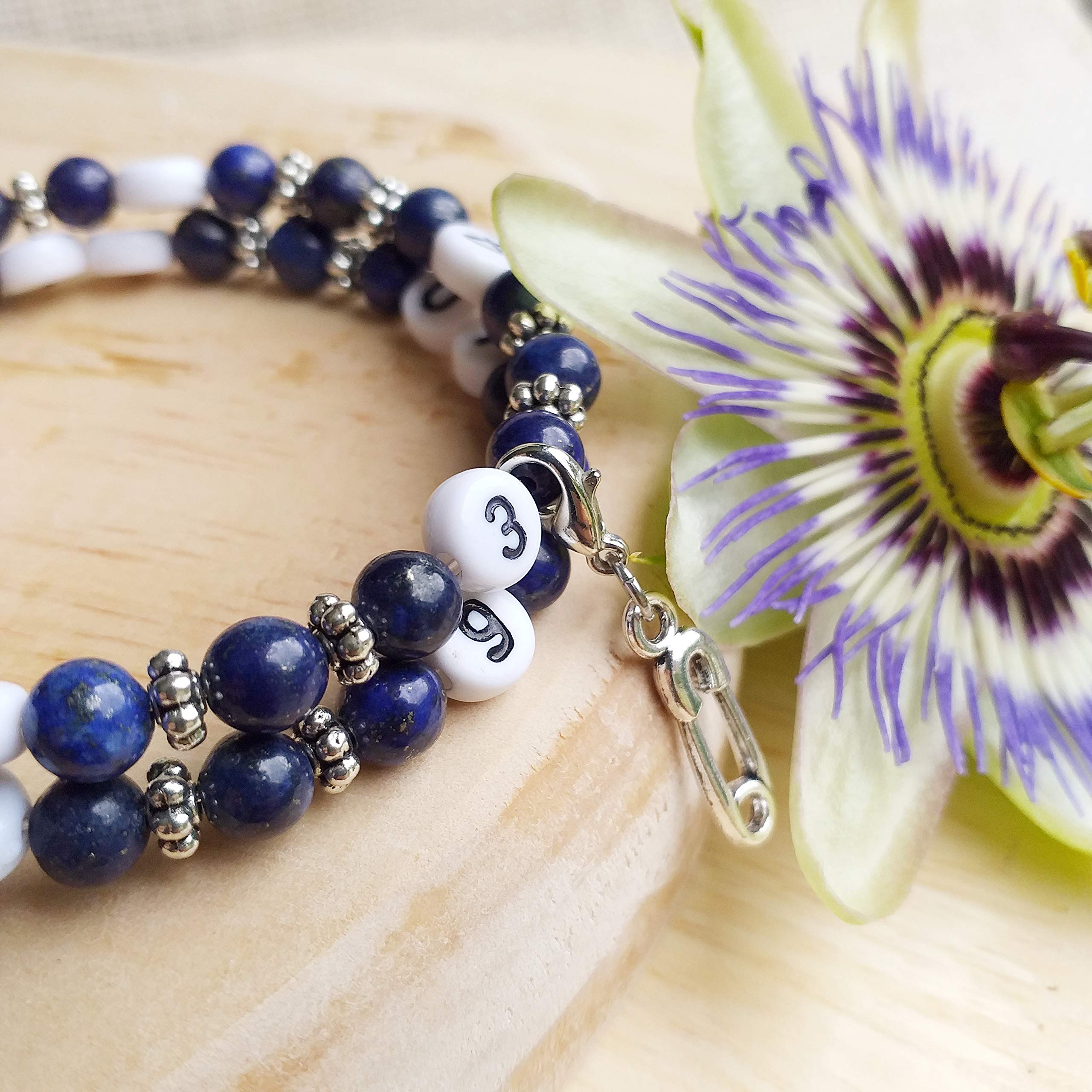 Bracelet d'allaitement Lazurite - permet de noter l'heure de la dernière tétée ou dernier biberon - modèle Teng