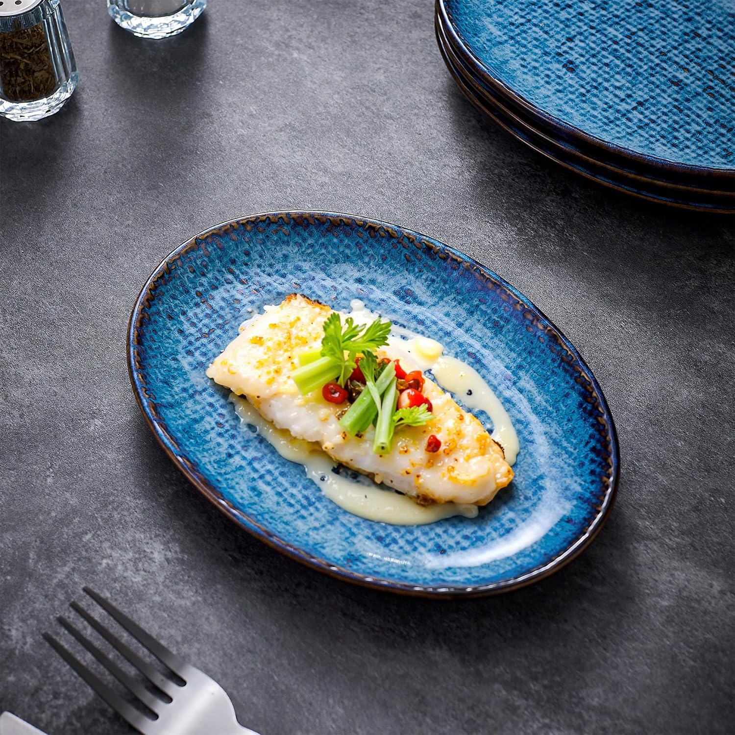 Ceramic Pasta Plates Set of 4, 8 Inch Porcelain Handmade Dinner Plates, Stoneware Salad Plates Set for 4, Oval Serving Plates Pasta, Salad and Steak, Microwave,Oven,and Dishwasher Safe, Blue