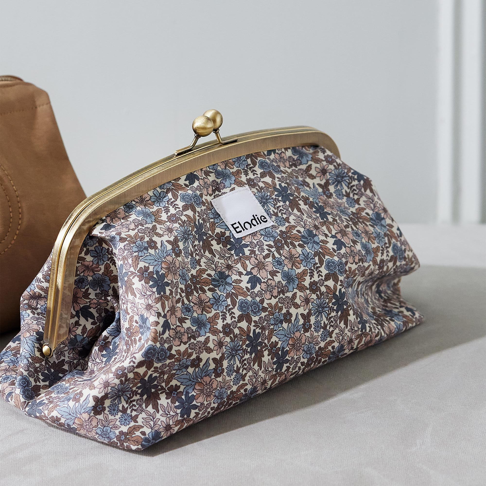 Elodie Details Bolsa de Aseo Zip&Go de Lona - Forma rígida - Cambio de bebé y Accesorios - Jardin Bleu
