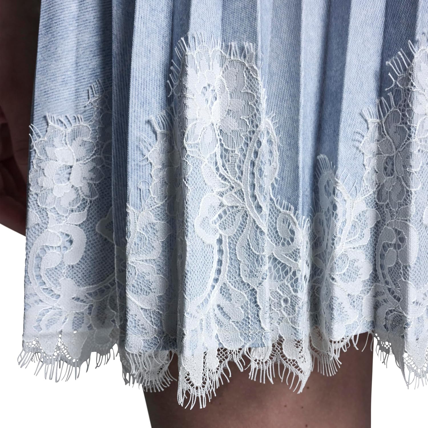 BCBGeneration Women's Woven Printed Pleated Lace Detail Skirt