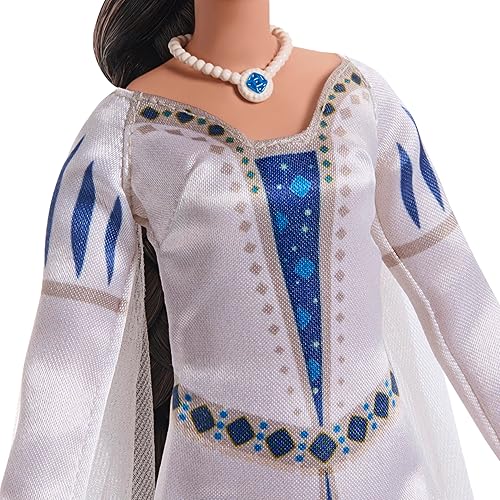 Miniatura 5 de Mattel Disney Wish Toys, reina Amaya de Rosas, muñeca de moda posable con traje de firma extraíble, zapatos y accesorios, inspirado en la película