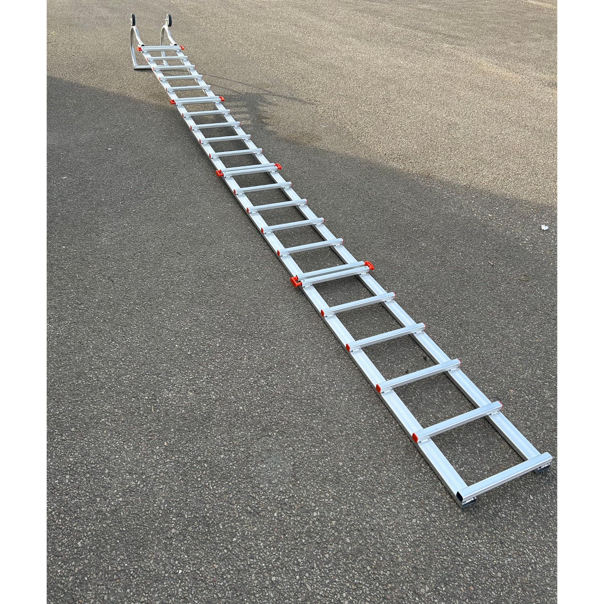 Echelle de Toit à Crochet Facile à Installer, légère et résistante Longueur 5,65m - Roues Grande Dimension 120 mm et Barre stabilisatrice