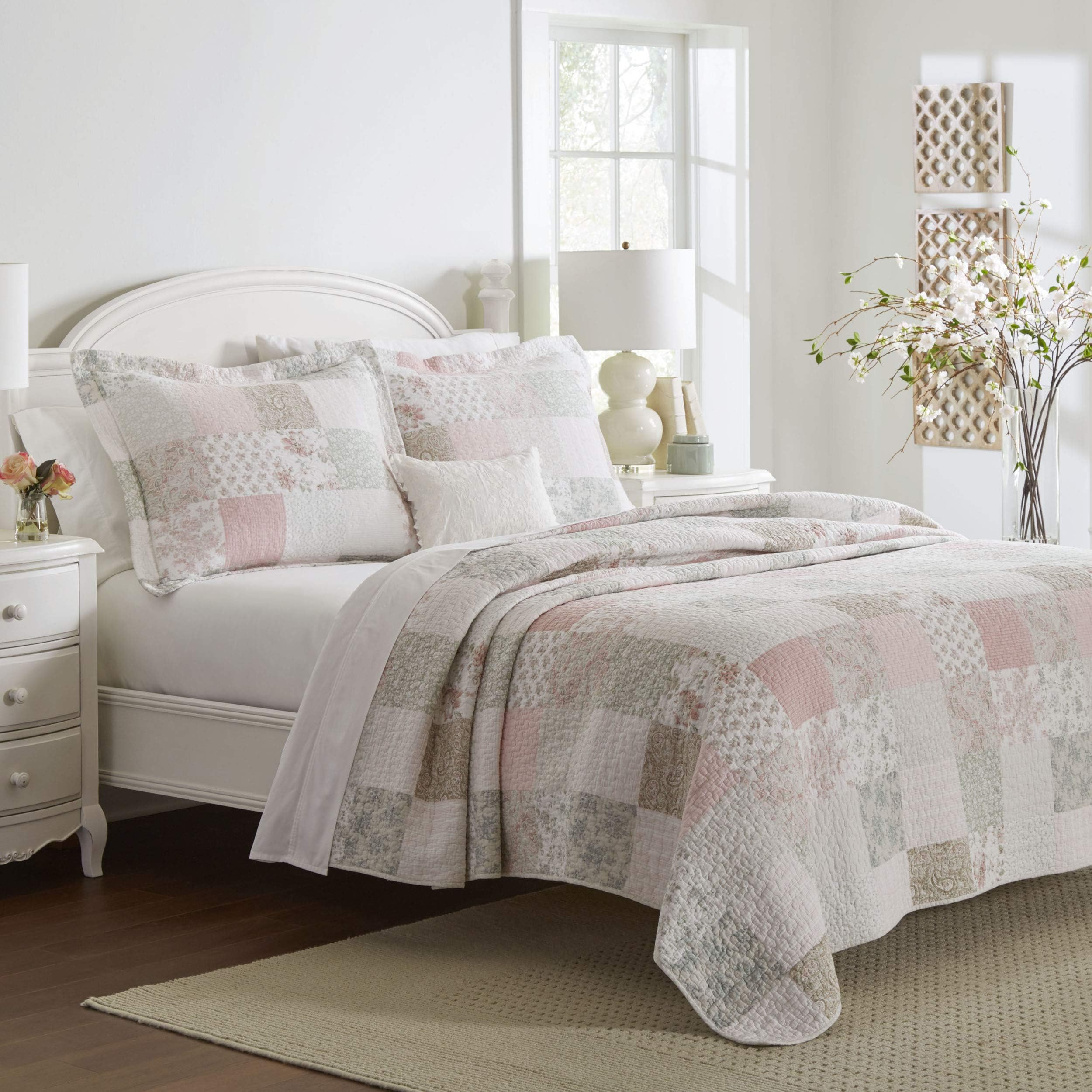 Laura Ashley Home | Celina Patchwork Collection | Luxury Premium Ultra Soft Quilt Coverlet, Comfortable 3 Piece Bedding Set, All Season Stylish Bedspread, Queen, Pink/Sage