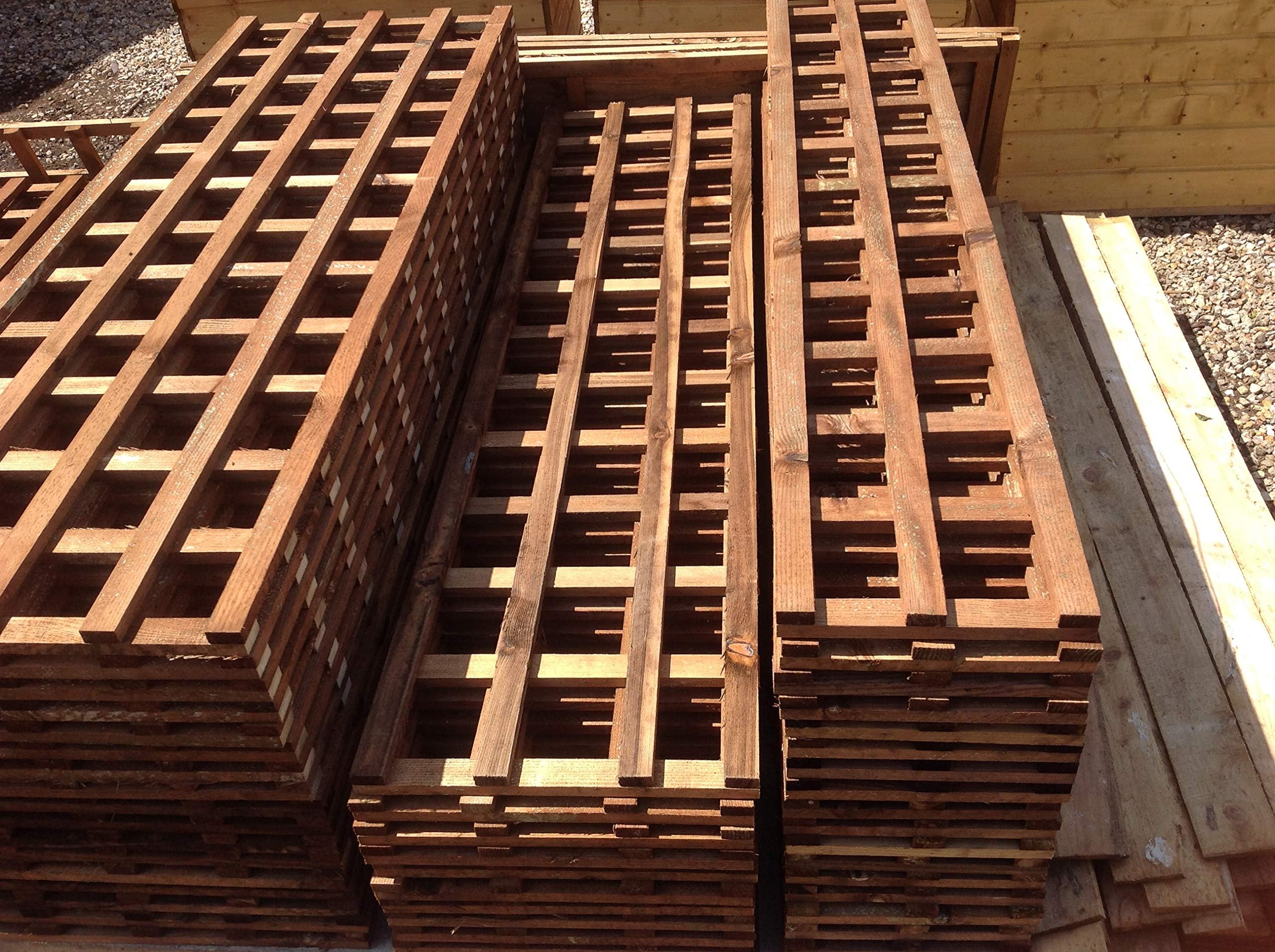 Heavy duty made garden trellis treated in dark brown preserver (6ftx18", Brown)
