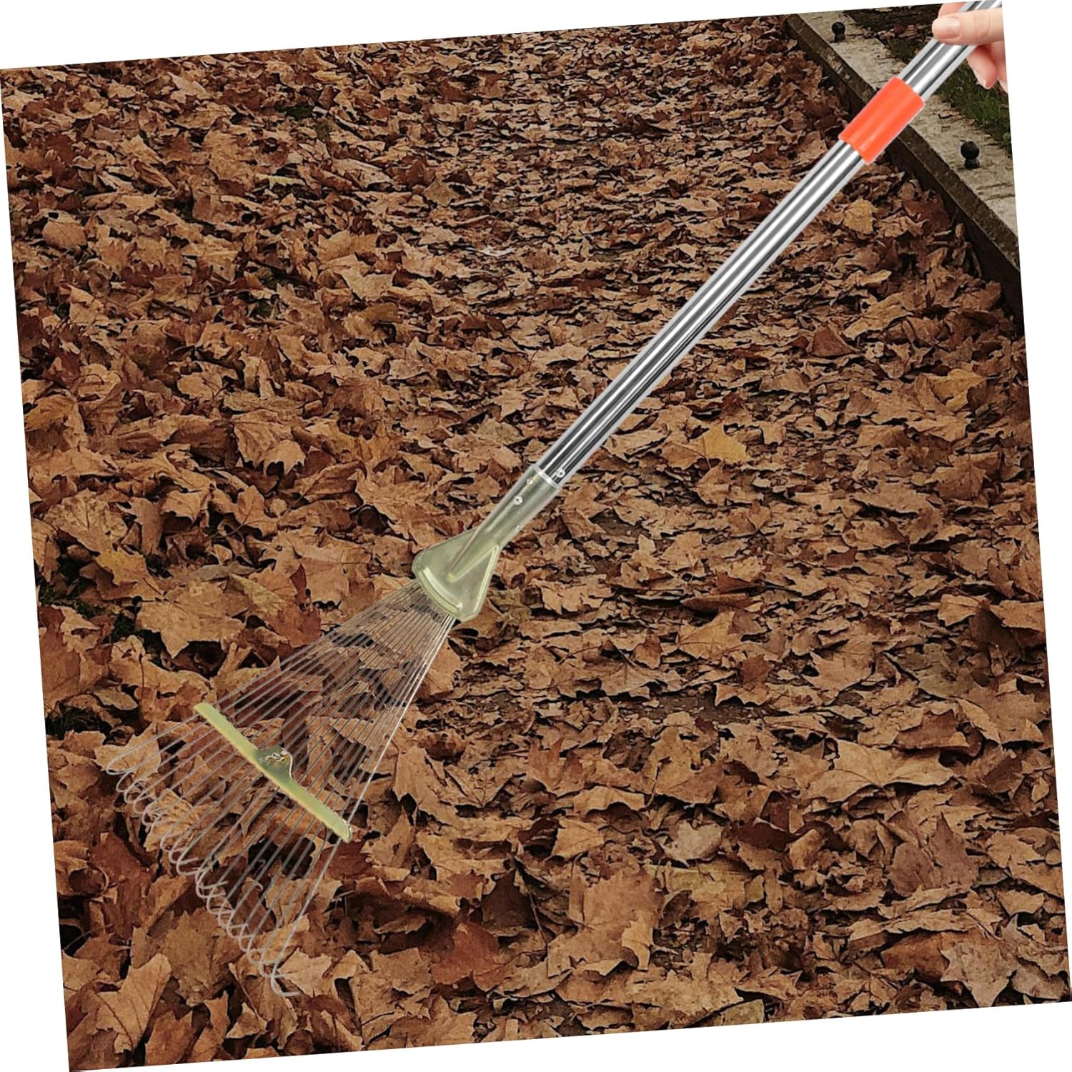 Toyvian Telescopic Lawn Rake for Collapsible Portable Grass Landscape Turf Rake