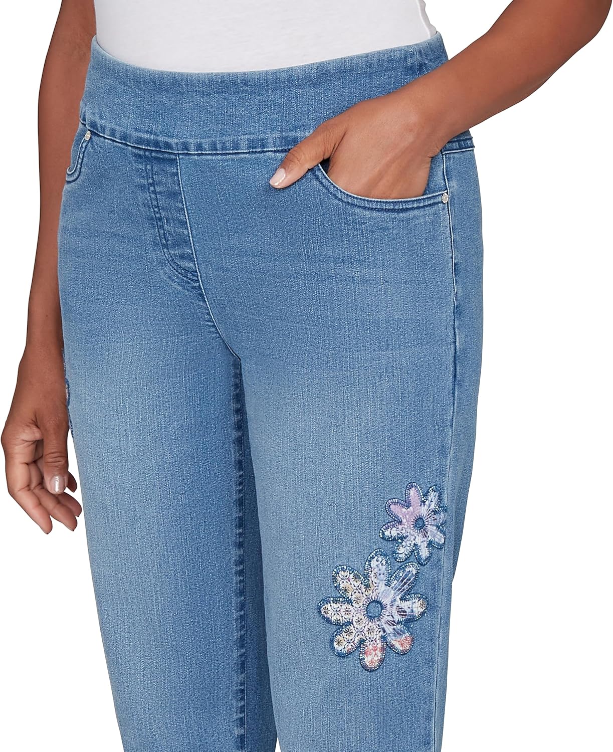 Alfred Dunner Women's Floral Applique Detail Short Length Pant, Size 14, Medium Indigo