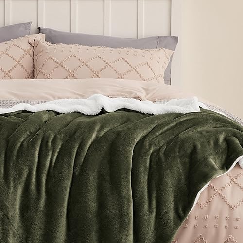 Miniatura 4 de Bedsure Manta de vellón sherpa para el sofá, manta gruesa y cálida para el invierno, suave y mullida, para el otoño, color verde hiedra, 50 x 60
