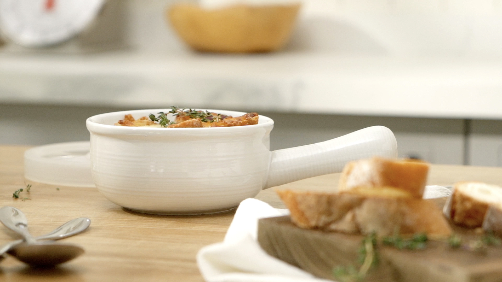 食器  soup bowl Amazon.com | LE TAUCI Soup Bowls with Handles and Silicone Lids