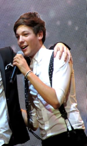 Louis Tomlinson One Direction Fan