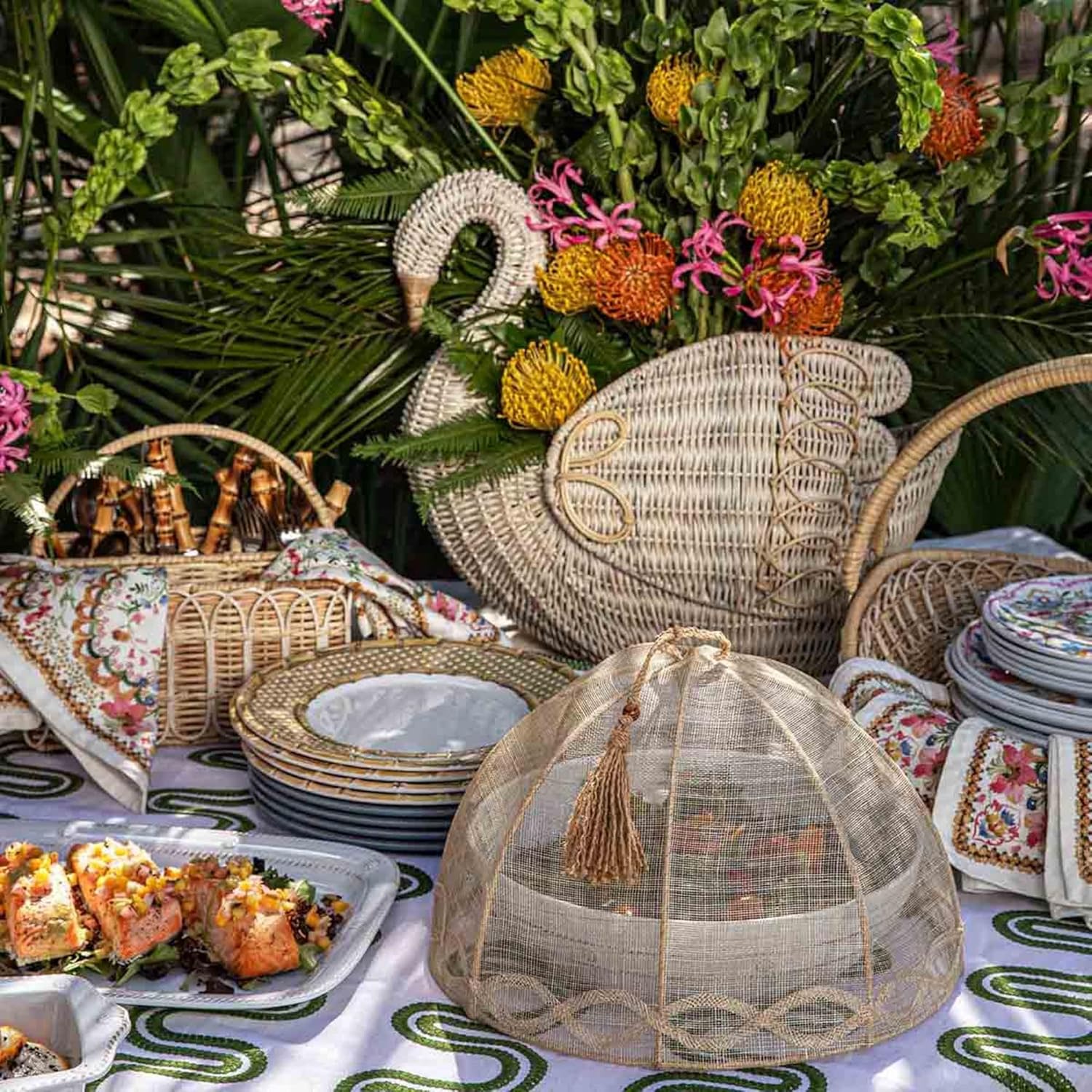 Juliska Provence Rattan Swan Basket - Whitewash