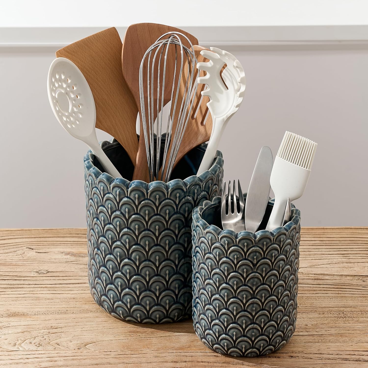 JIEMEI HOME Kitchen Utensil Holder, Large 7.5"+6.2" Petal Ceramic Utensil Crock for Countertop, Utensil Holder with Cork Mat, Morden Utensil Organizer for Spatula, Kitchen Decor, Set of 2- Blue