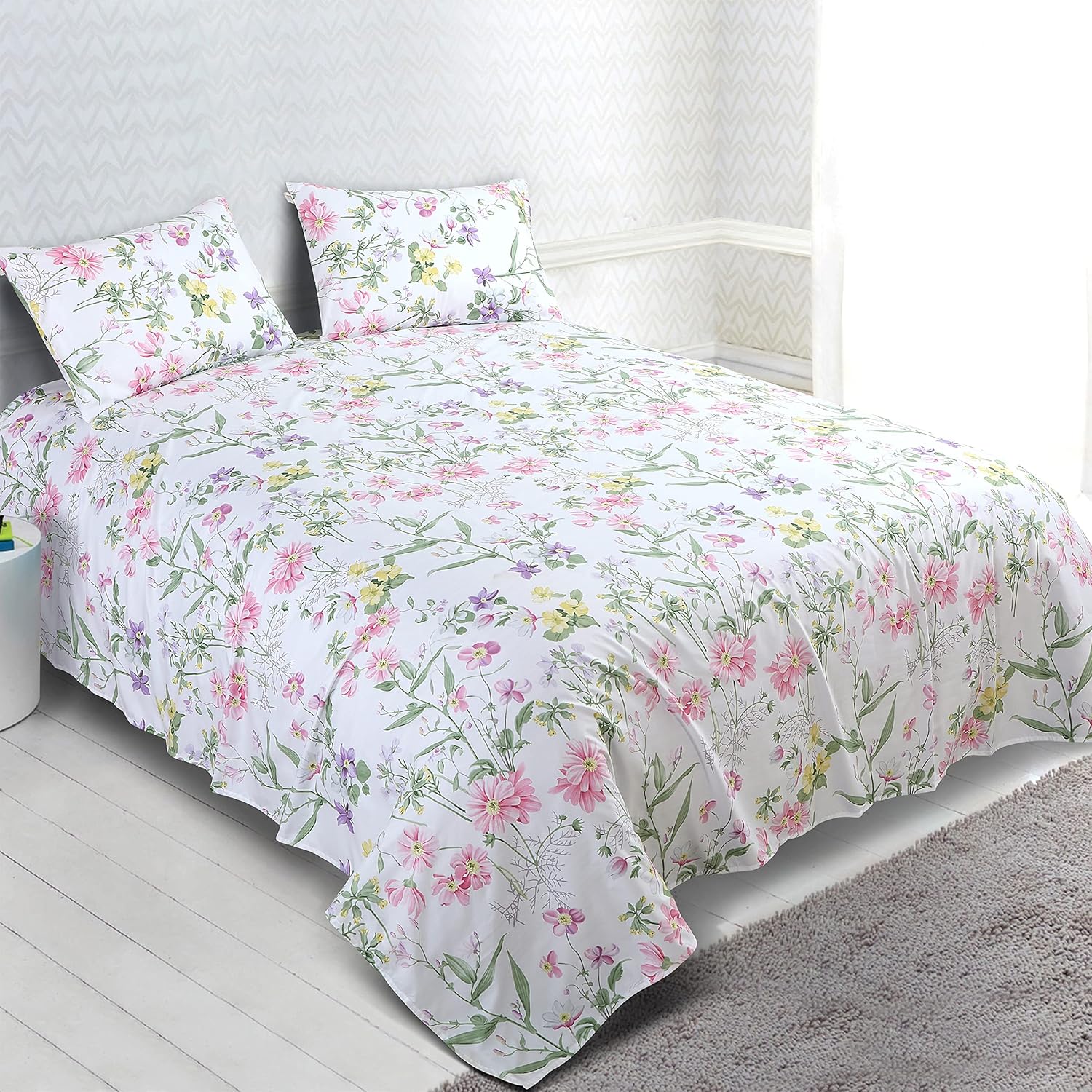 Spread Spain Microfiber Super King Size Bedsheet, 220 Tc, Printed
