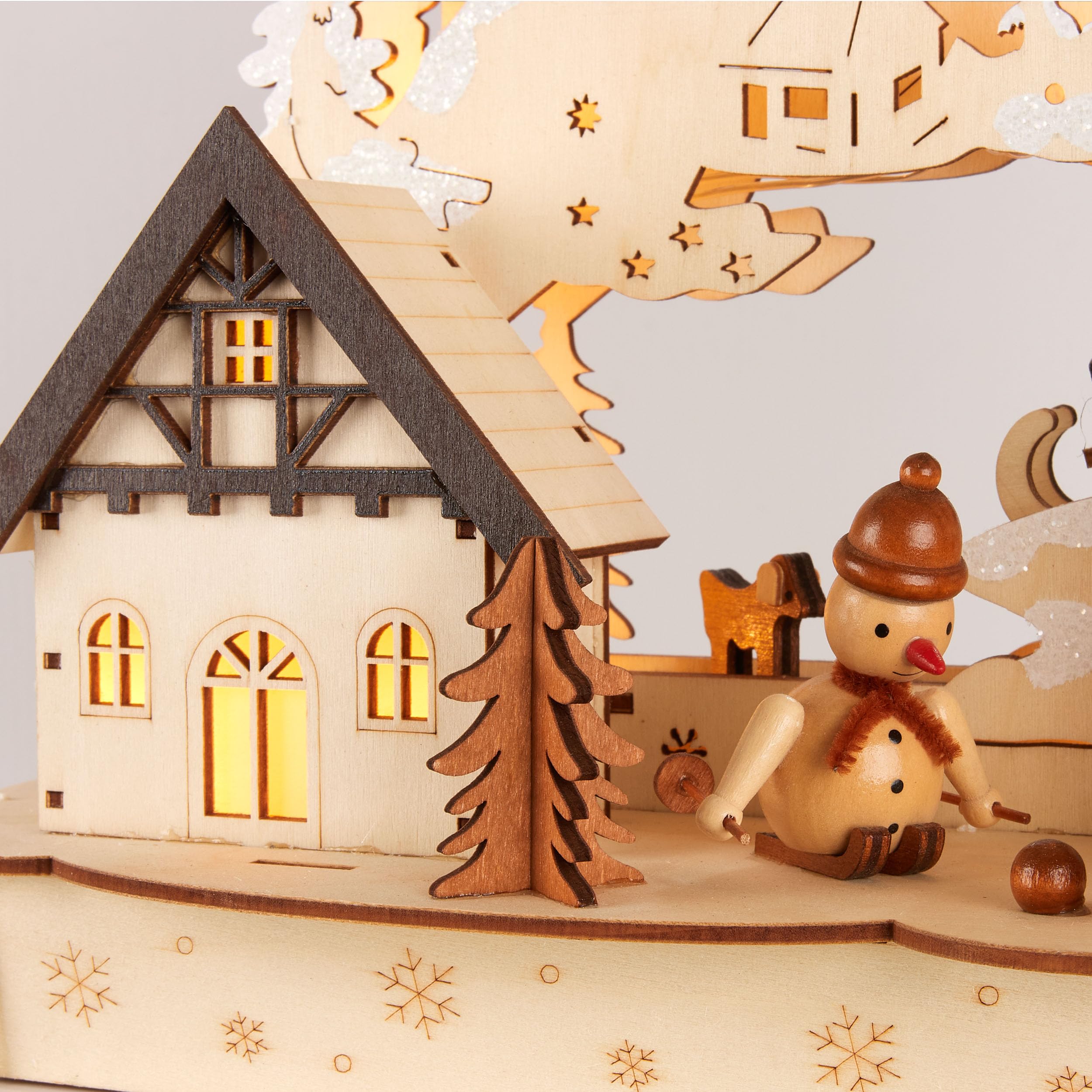BRUBAKER 3D Lichterbogen - LED Schwibbogen - Dorf in verschneiter Winterlandschaft - Weihnachtsbeleuchtung aus Holz Natur - 27 x 45 x 12 cm - Handbemalte Weihnachtsdeko für Tisch & Fensterbank