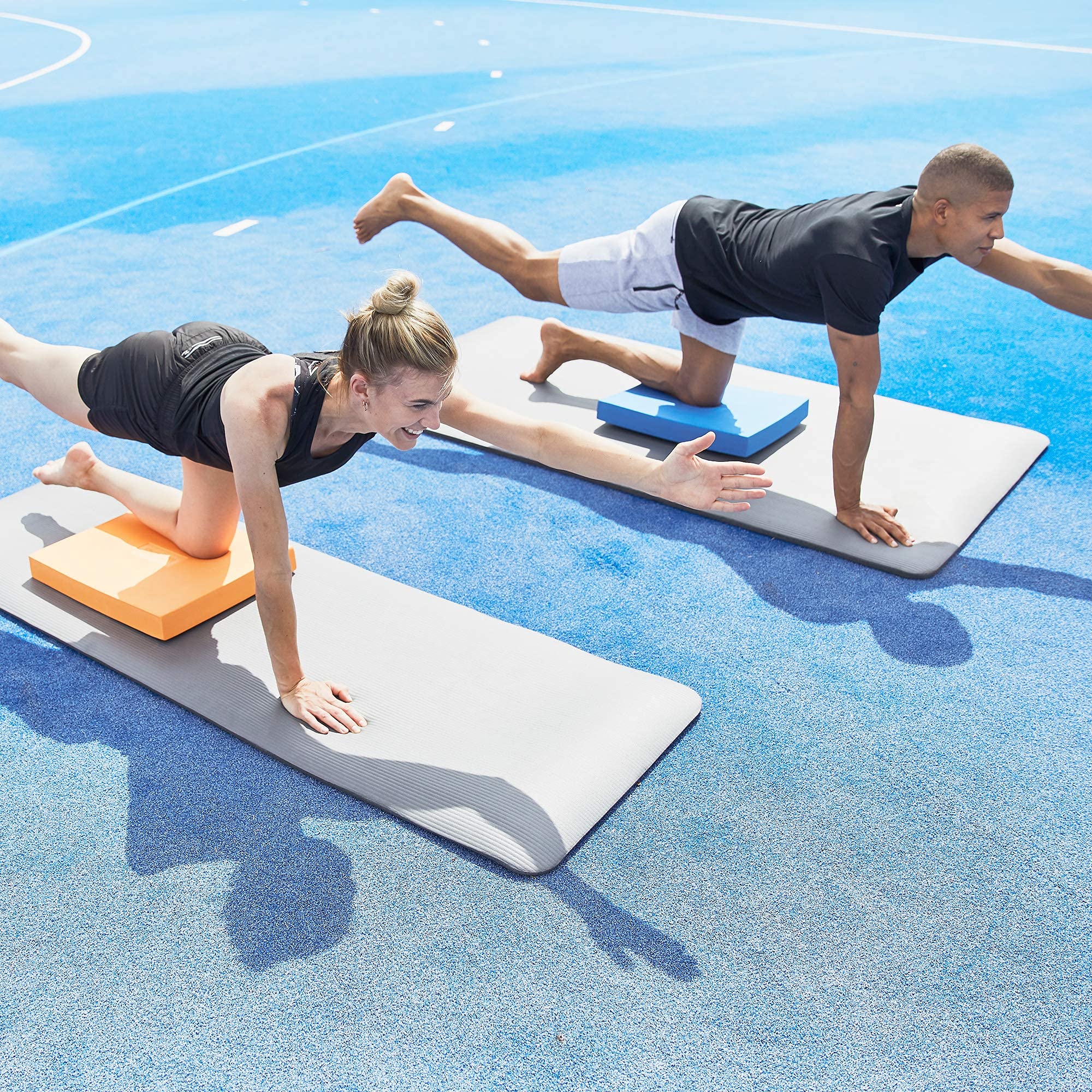 GORILLA SPORTS® Balance Pad - 47x40x5,5cm, für Gleichgewicht und Koordination, rutschfest, bis 100 kg Belastbar, Farbwahl - Balancekissen, Balance-Pad, Balance-Kissen, Koordinationstrainer