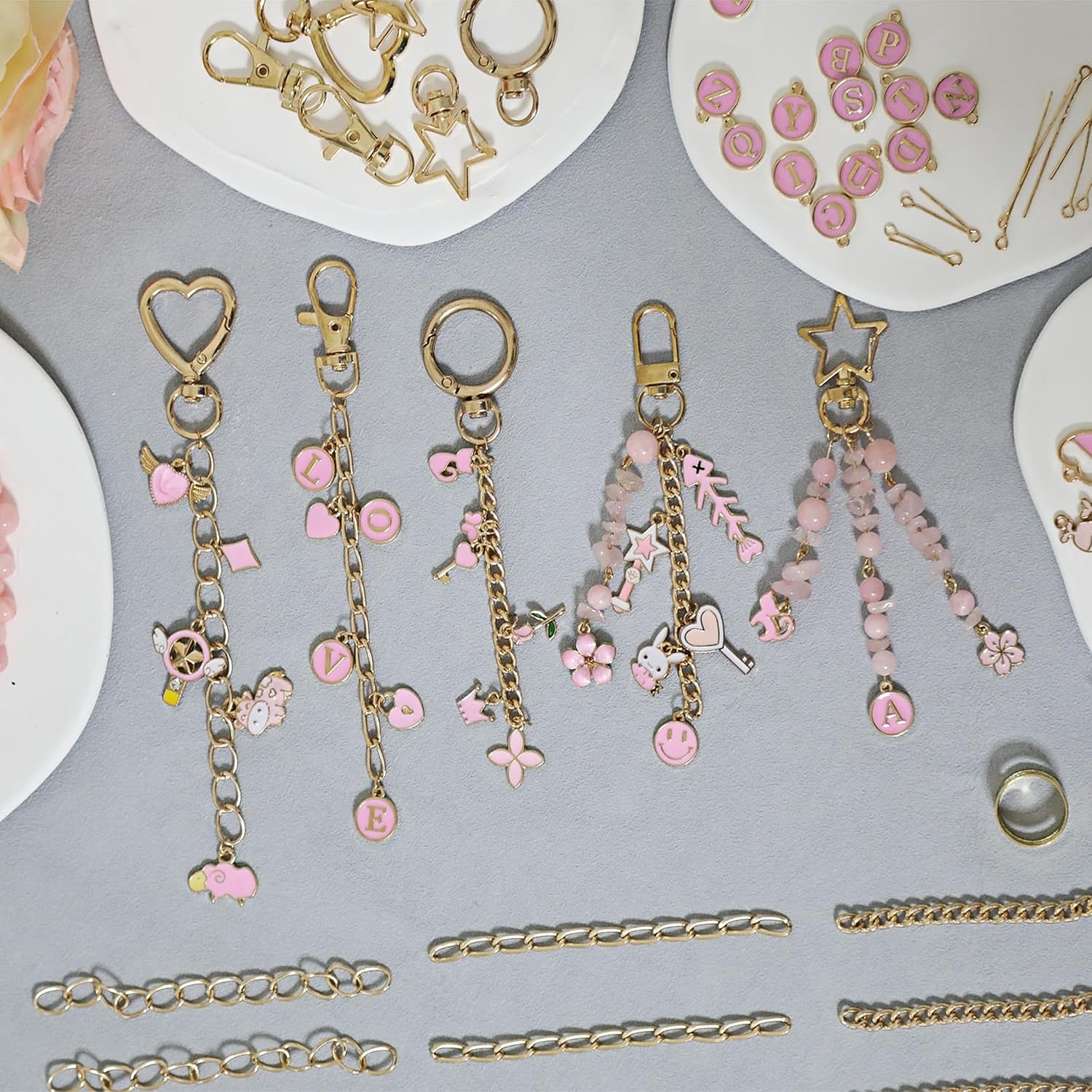 XHFXKCF 538Pcs Lip Gloss Keychain Making Kit with DIY Bag Charm