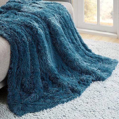 Miniatura 2 de Hyde Lane Manta de color verde azulado oscuro para sofá manta reversible de piel sintética ultra suave y esponjosa 50 x 60 pulgadas color azul pavo