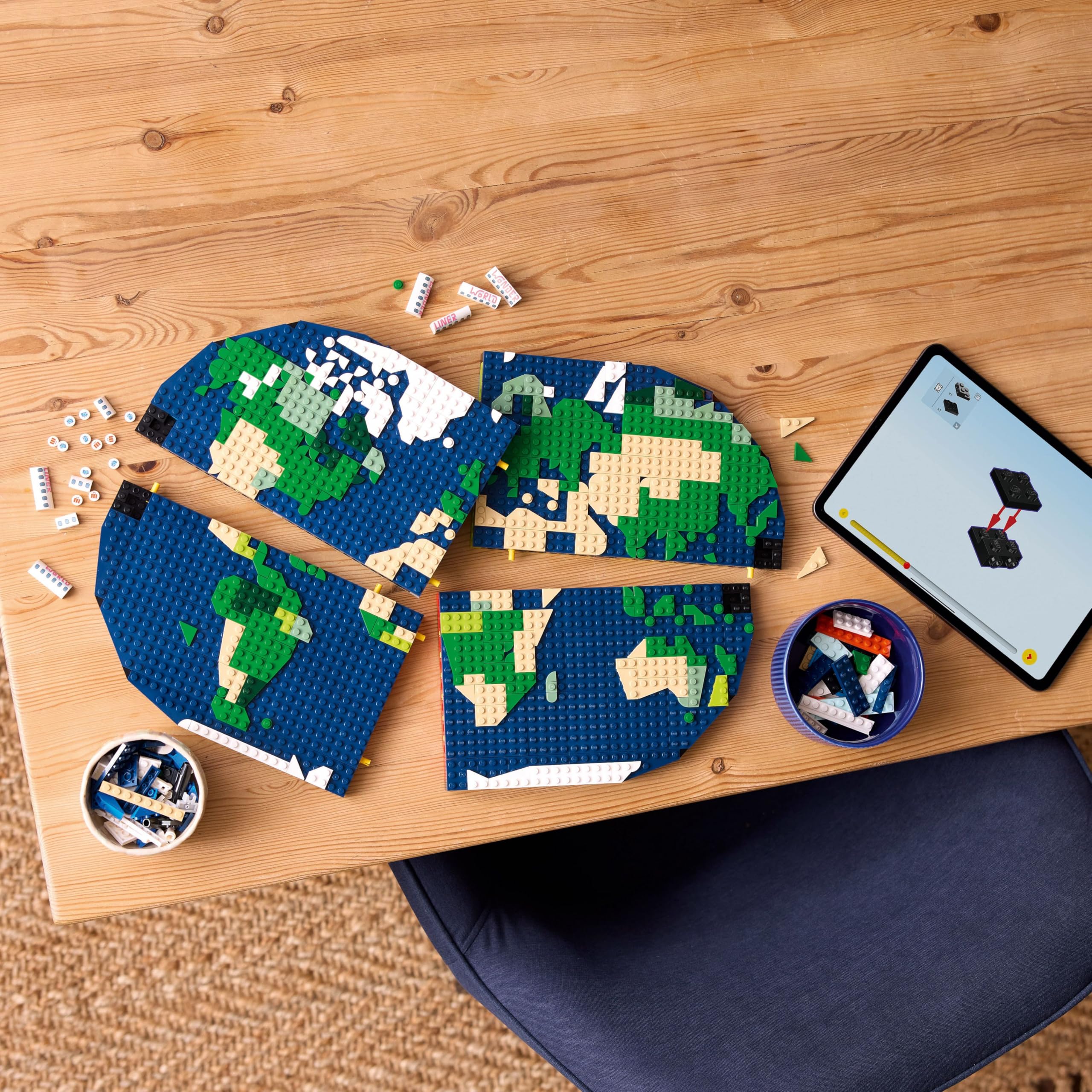 LEGO Wspomnienia z podróży, Zestaw Kreatywny dla Całej Rodziny, Mapa Świata do Zbudowania, Ciekawa Dekoracja Ścienna i Ozdoba do Salonu, Pomysł na Prezent dla Nastolatków i dla Podróżników, 41838