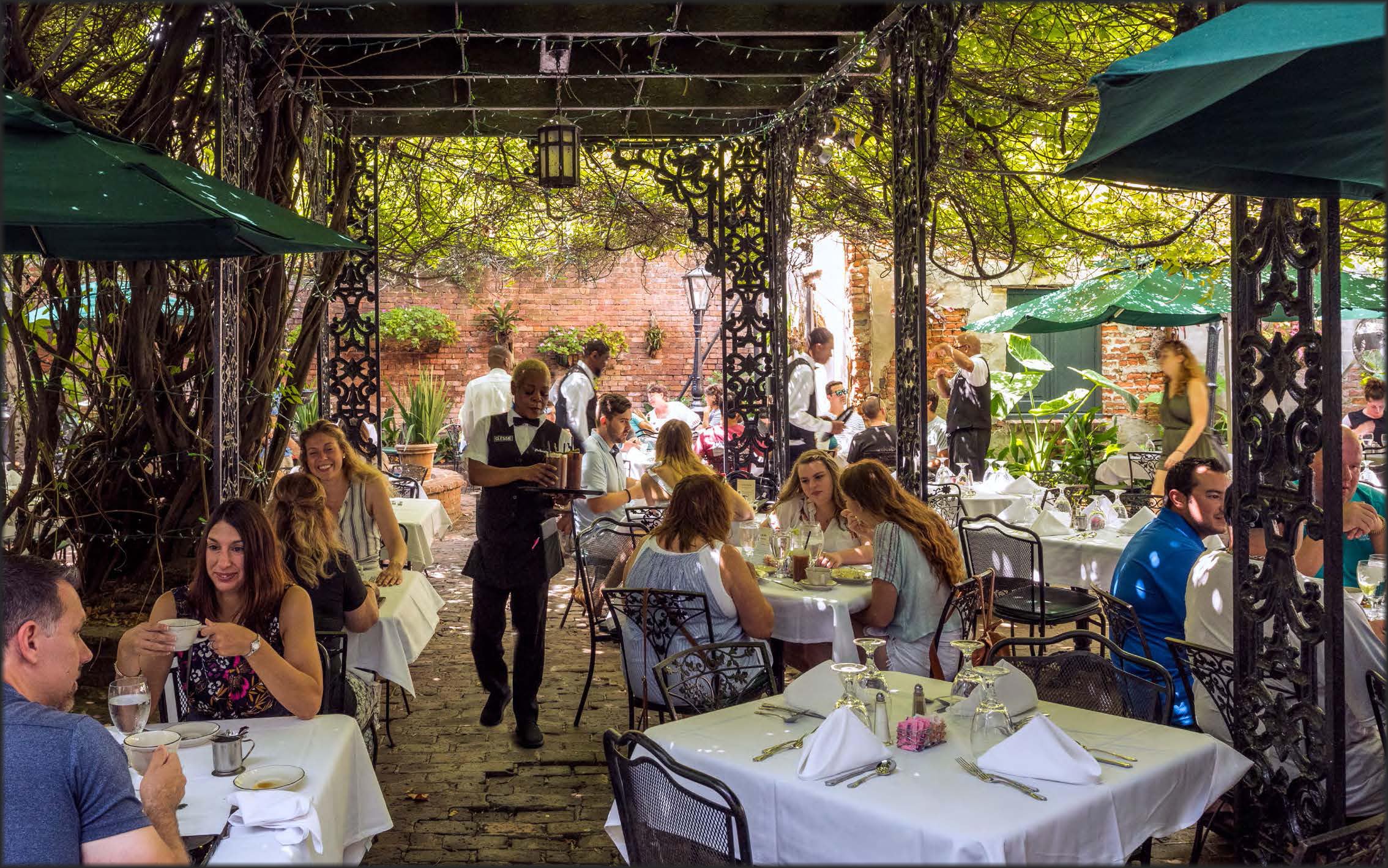 New Orleans : Garden City Extraordinaire