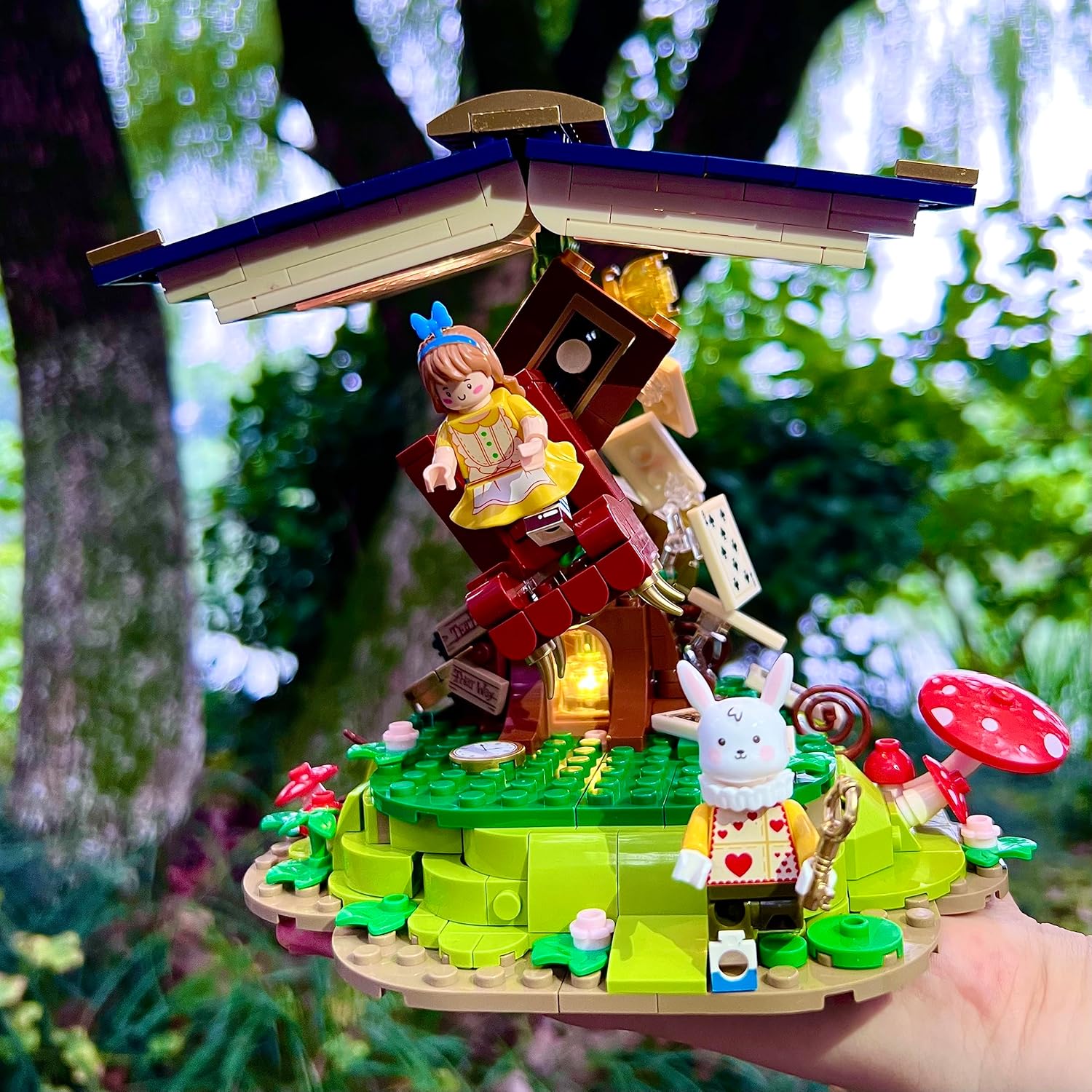 Alice in Wonderland Building Blocks Toy Set, Decorative Home Accessories, Gift for Girls Boys and Adults, Collective Edition