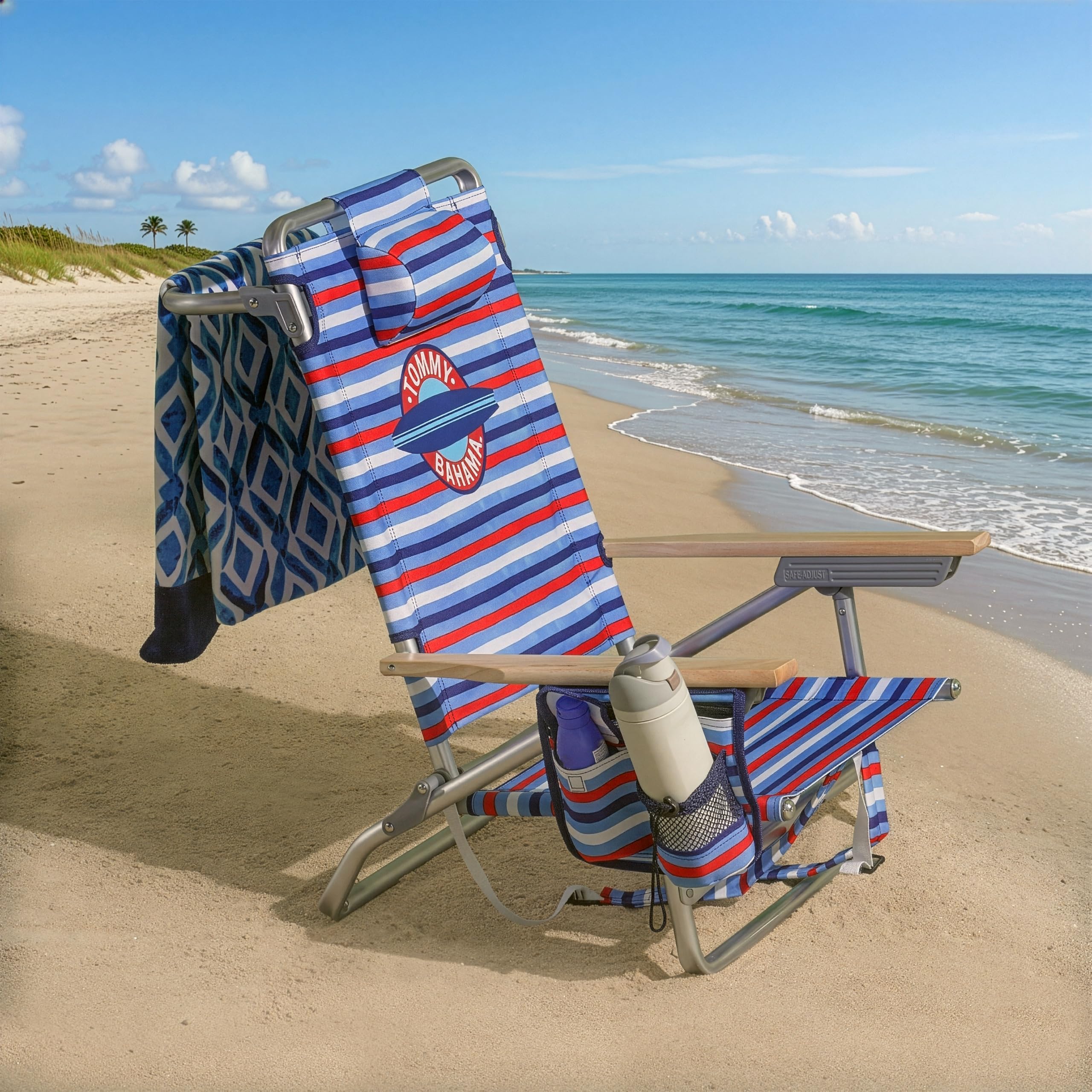 Tommy Bahama Sedia da Spiaggia Pieghevole Classica 5 Posizioni Zaino in Poliestere, Strisce Rosse, Bianche e Blu, 23" x 25,25" x 31,5"