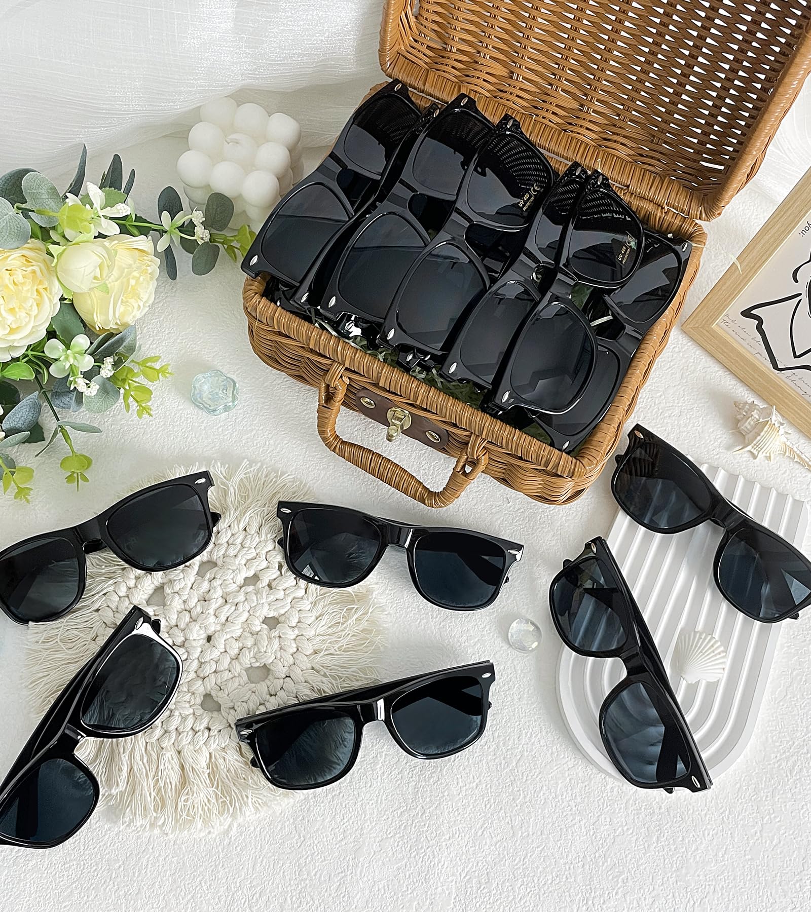 SUNOVELTIES Paquete de 40/80 lentes de sol de estilo retro a granel, tonos clásicos al por mayor, color blanco y negro, regalos de fiesta para mujeres/hombres