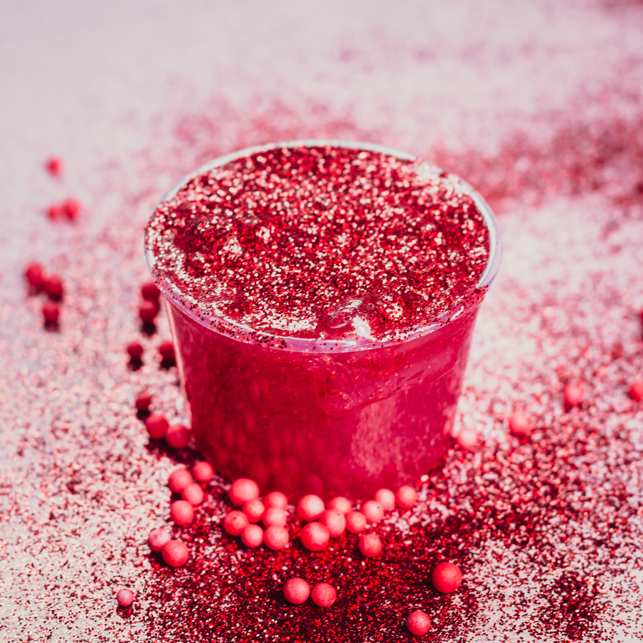 TUBAN DIY Zestaw Slime – Klej – Aktywator – Neonowy Brokat – Pojemnik – Szpatułka – Zabawka dla Dzieci – Idealny Prezent na Urodziny – Truskawka