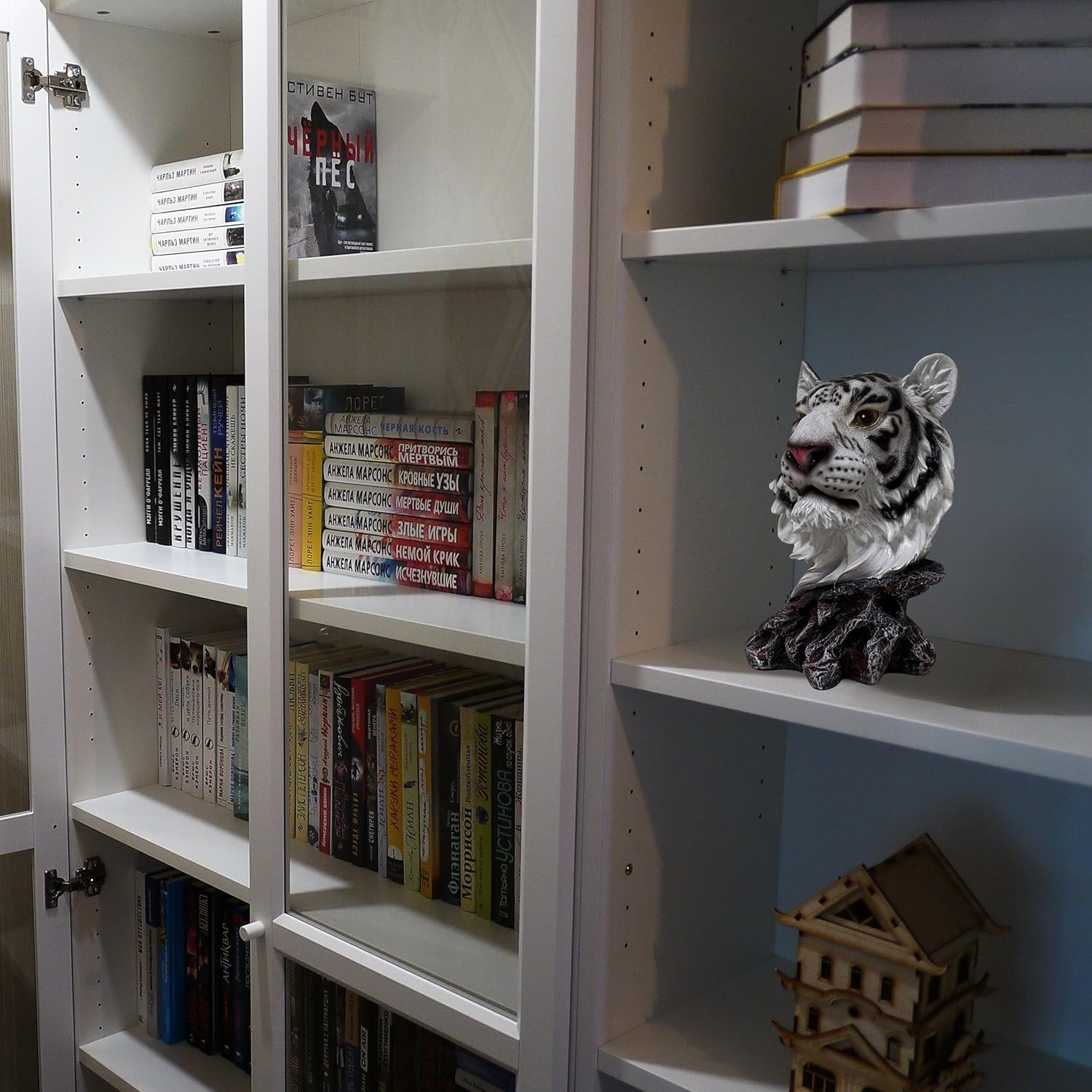 BestGiftEver White Tiger Bust Freestanding Tabletop Home Decor - Wild Animal Sculpture Collectible Gifts - Decor for Bedroom and Living Room - Lucky Tiger Statue for Shelf and Office Desk Accent