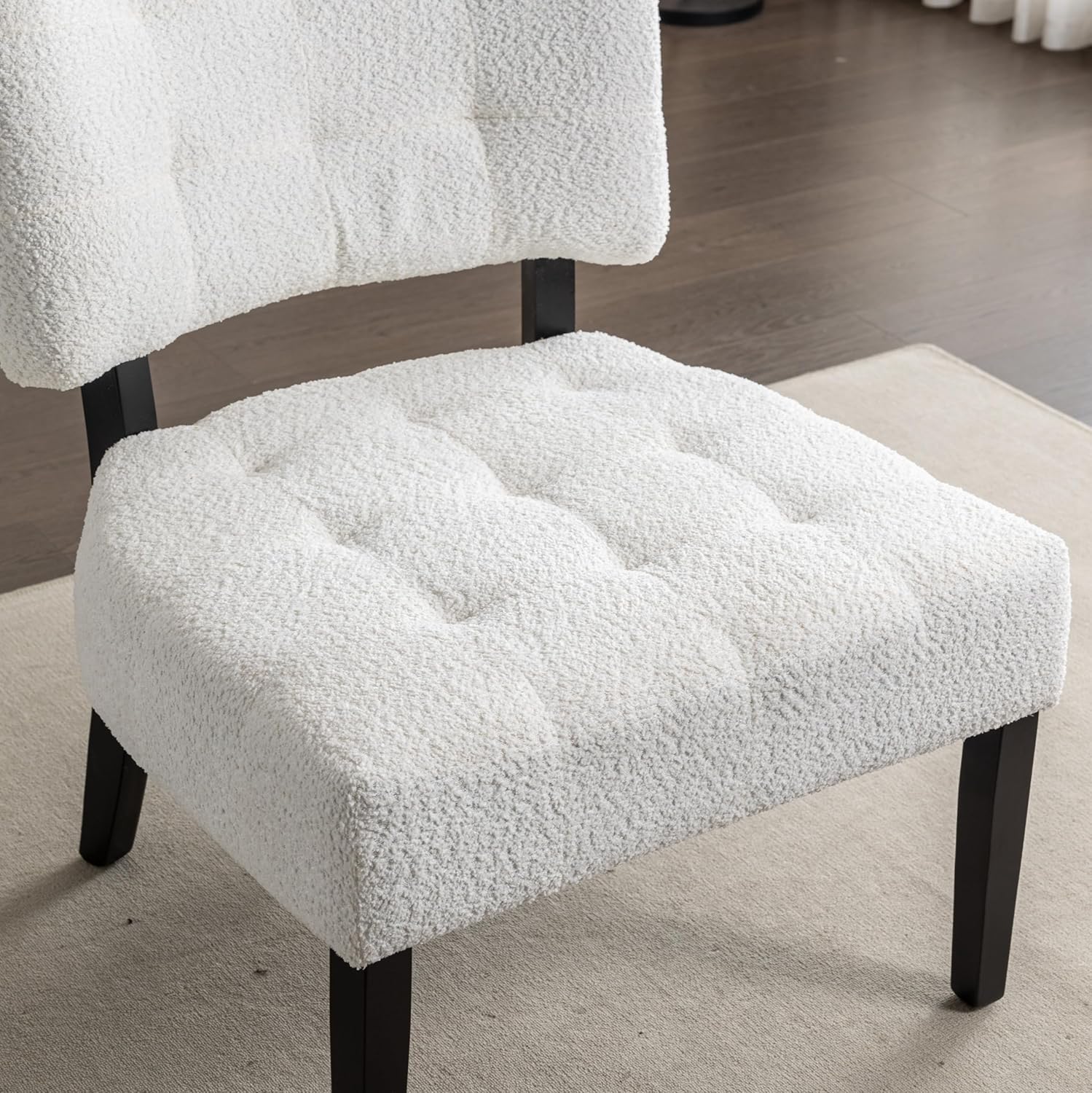 Roundhill Furniture Movile Boucle Tufted Accent Chair with Oversized Seating, White